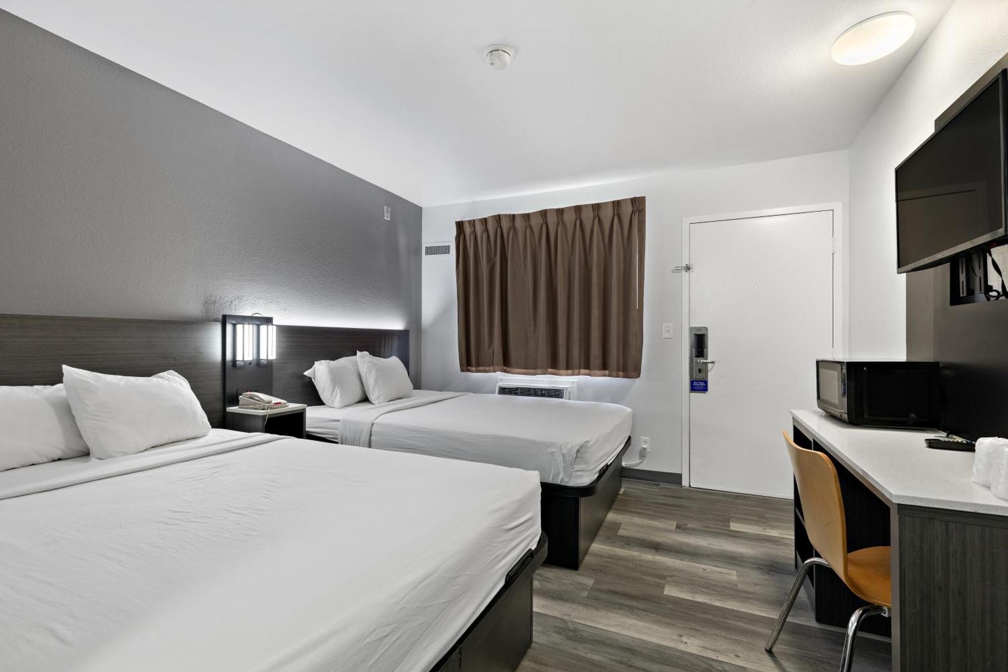 Double Room with Two Beds and Mini Fridge,1657152978:JPEG