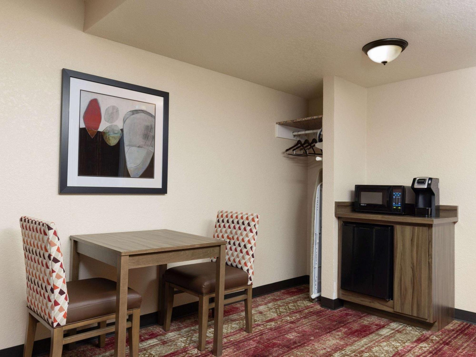 Executive King Room with One King Bed and Interior Atrium - Non-Smoking