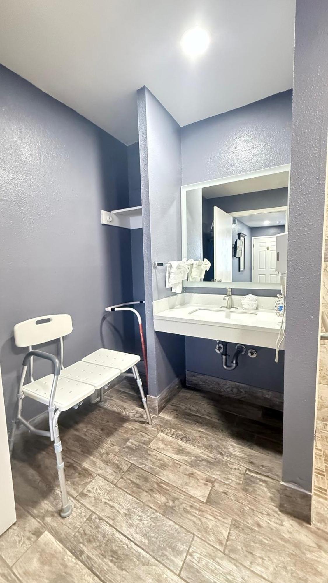 King Room - Disability Access
