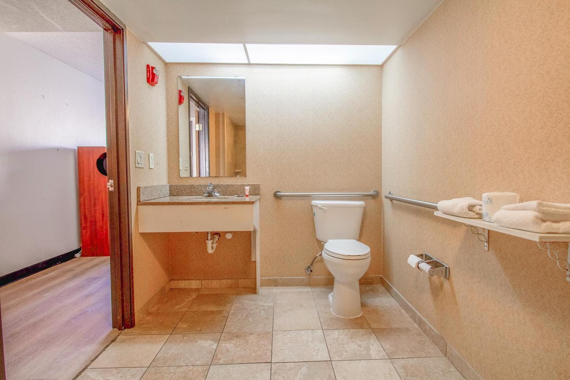 2 Full Bed Accessible
