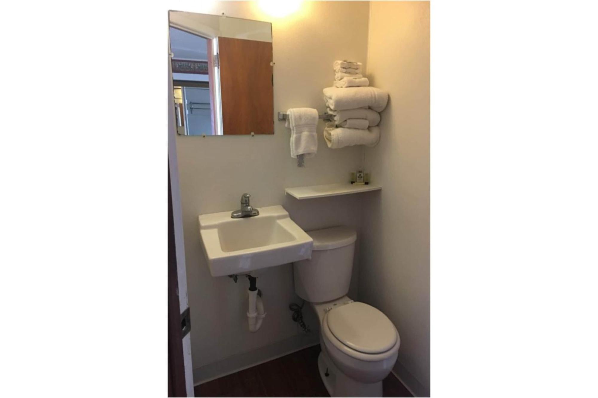 2 Full Beds Non-Smoking