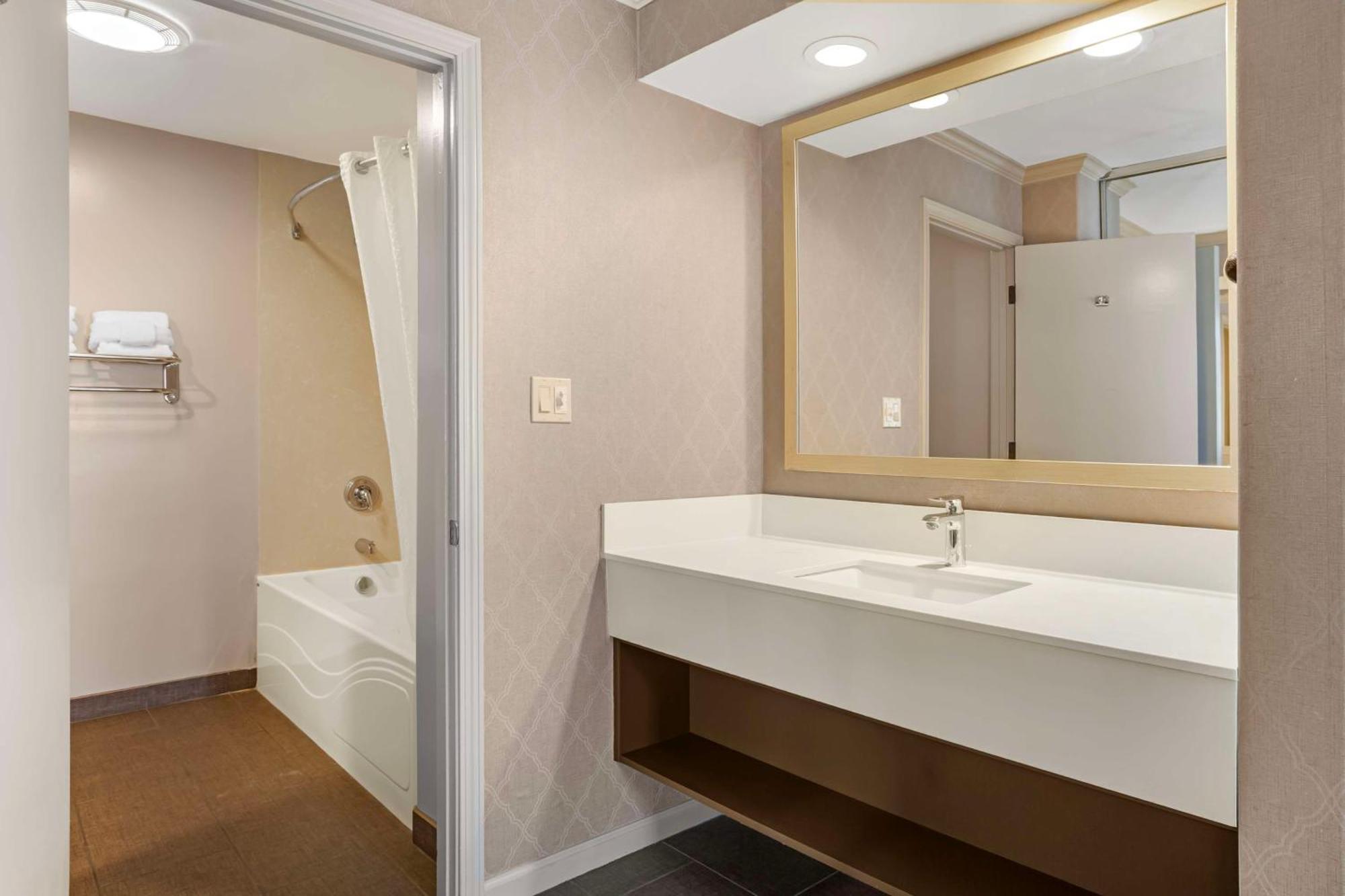 King Room - Ground Floor/Non-Smoking