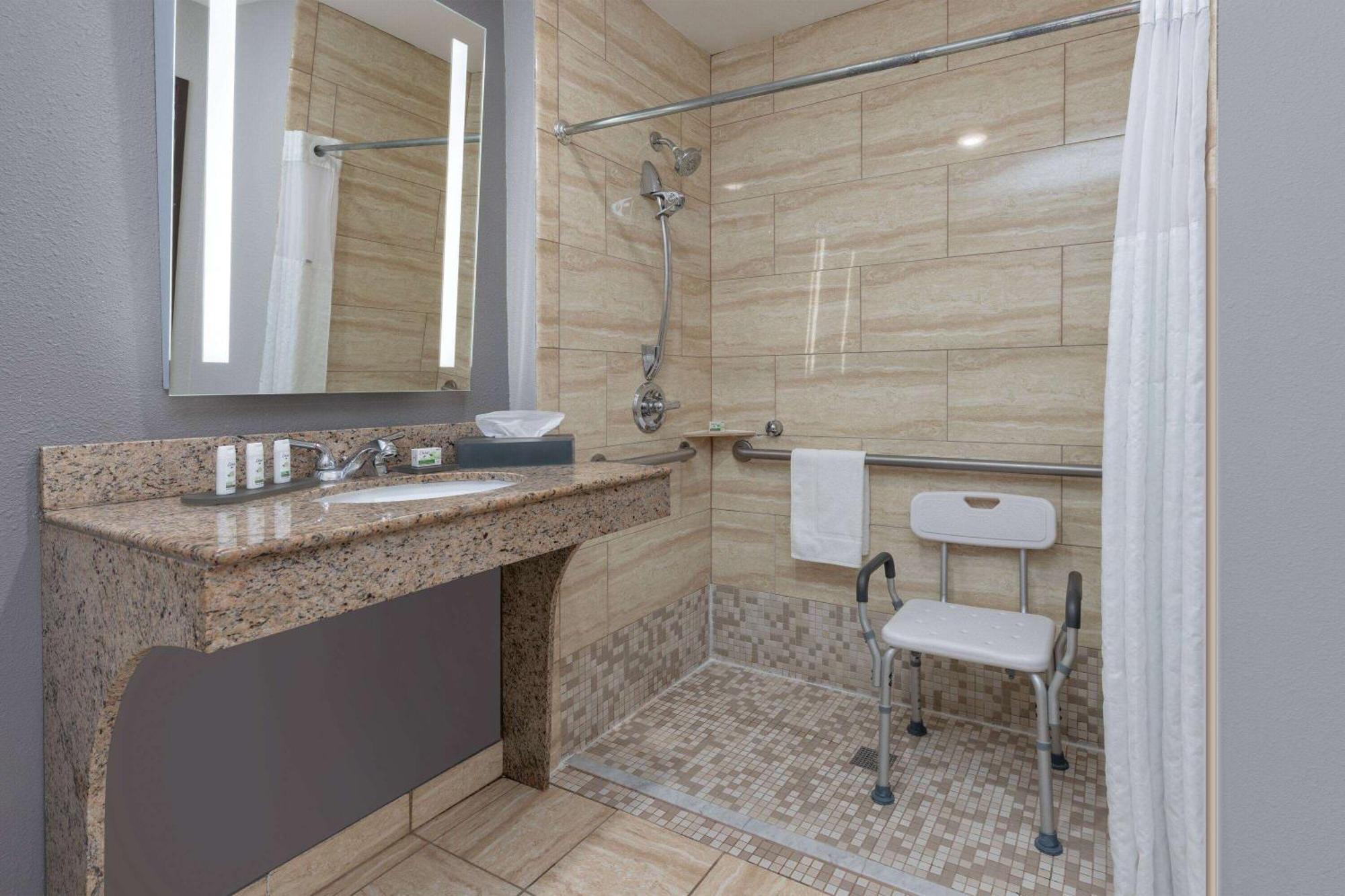 King Room with Roll-In Shower - Mobility/Hearing Accessible - Non-Smoking