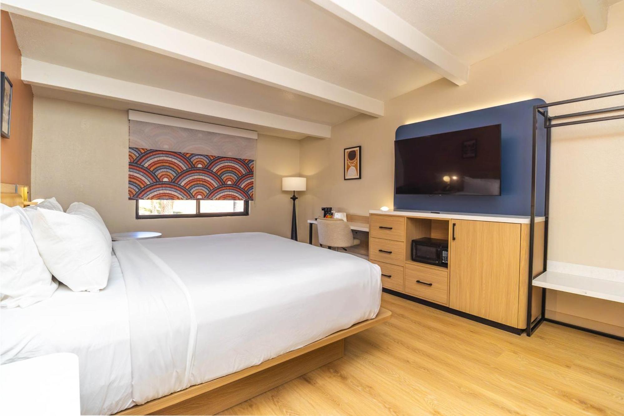 King Room - Non-Smoking