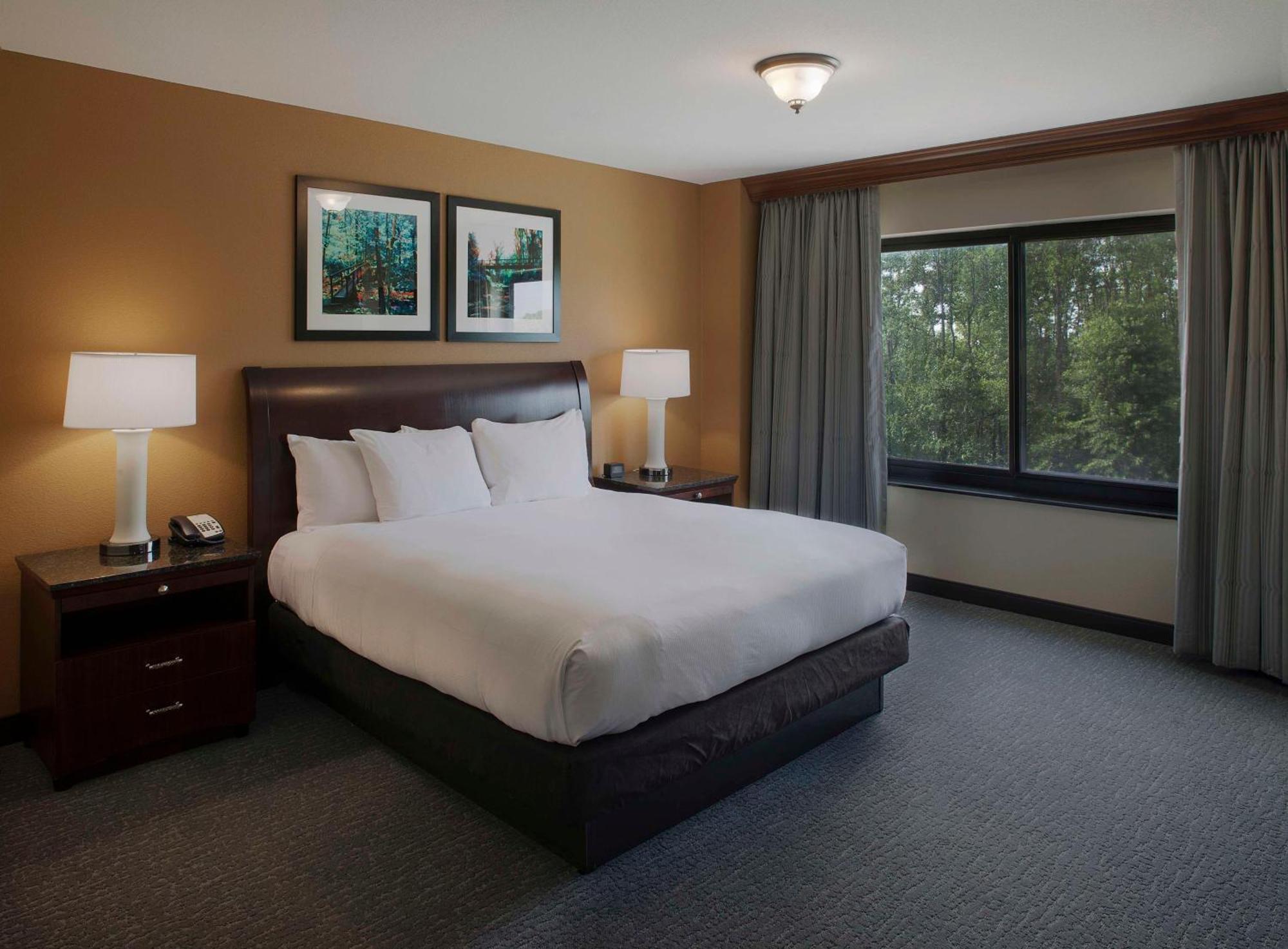 King Suite - Keyed Floor