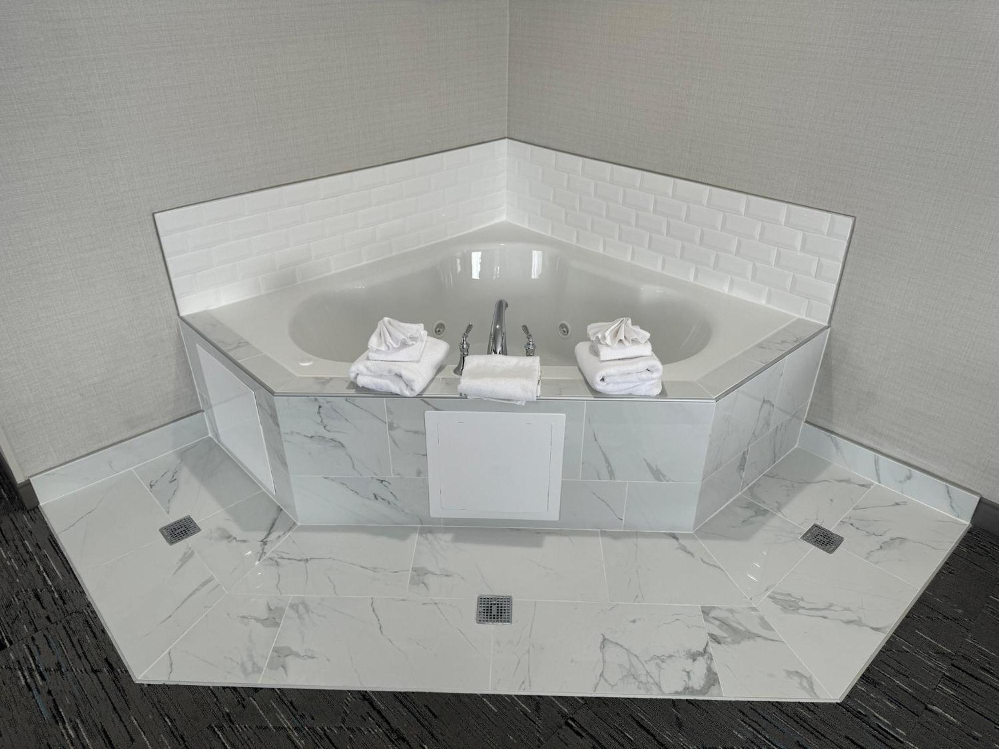 King Suite with Spa Bath