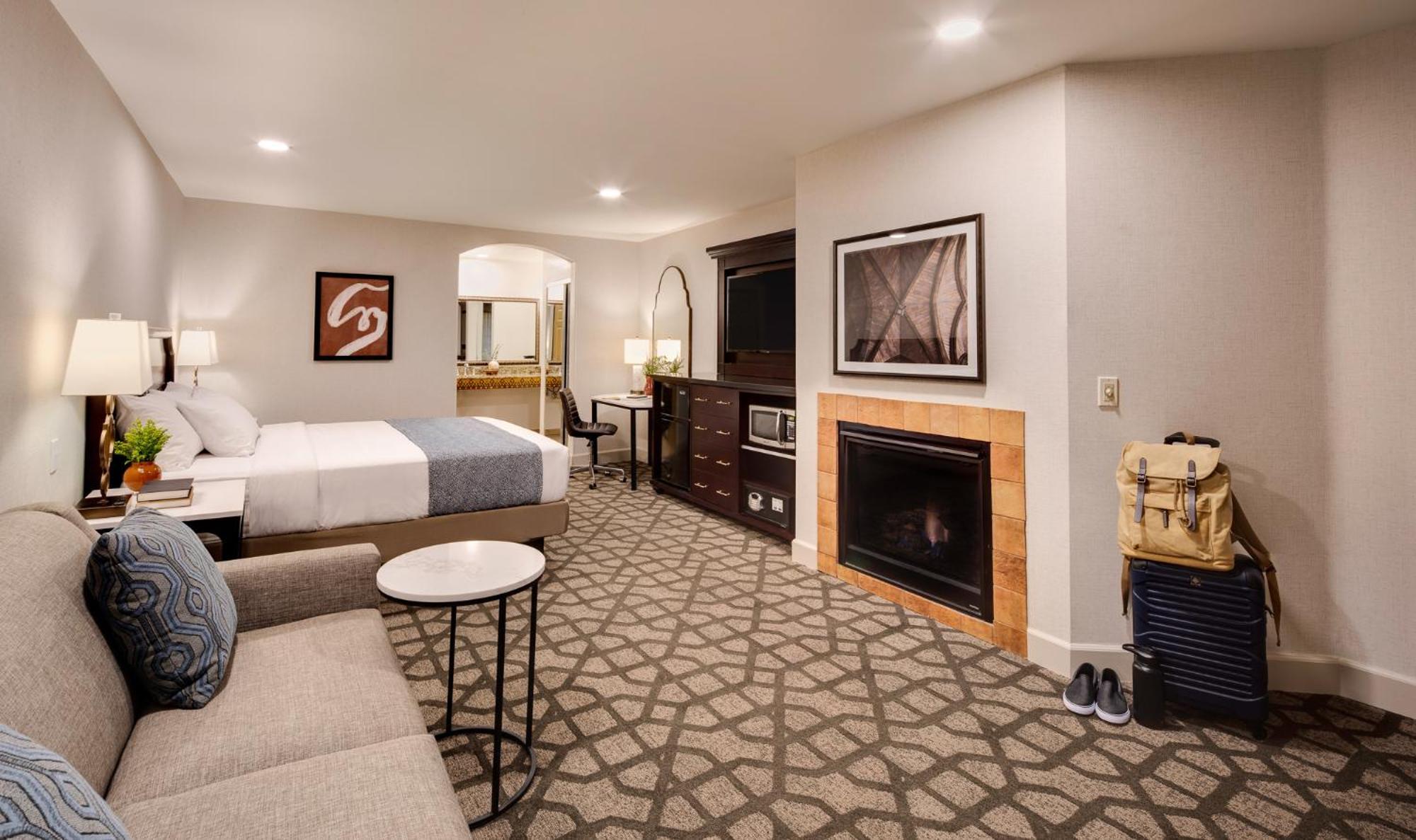 Deluxe King Studio Suite-Exterior View