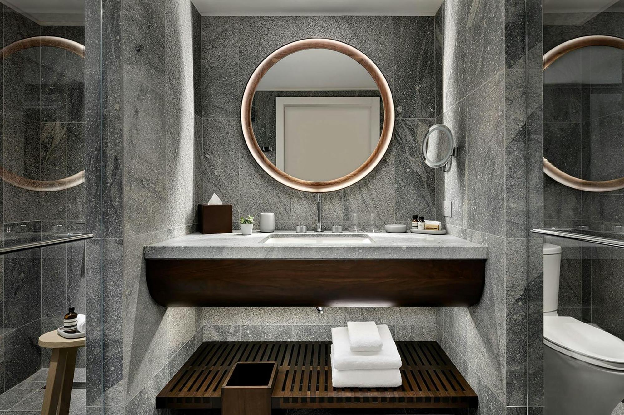 Junior King Suite with City View