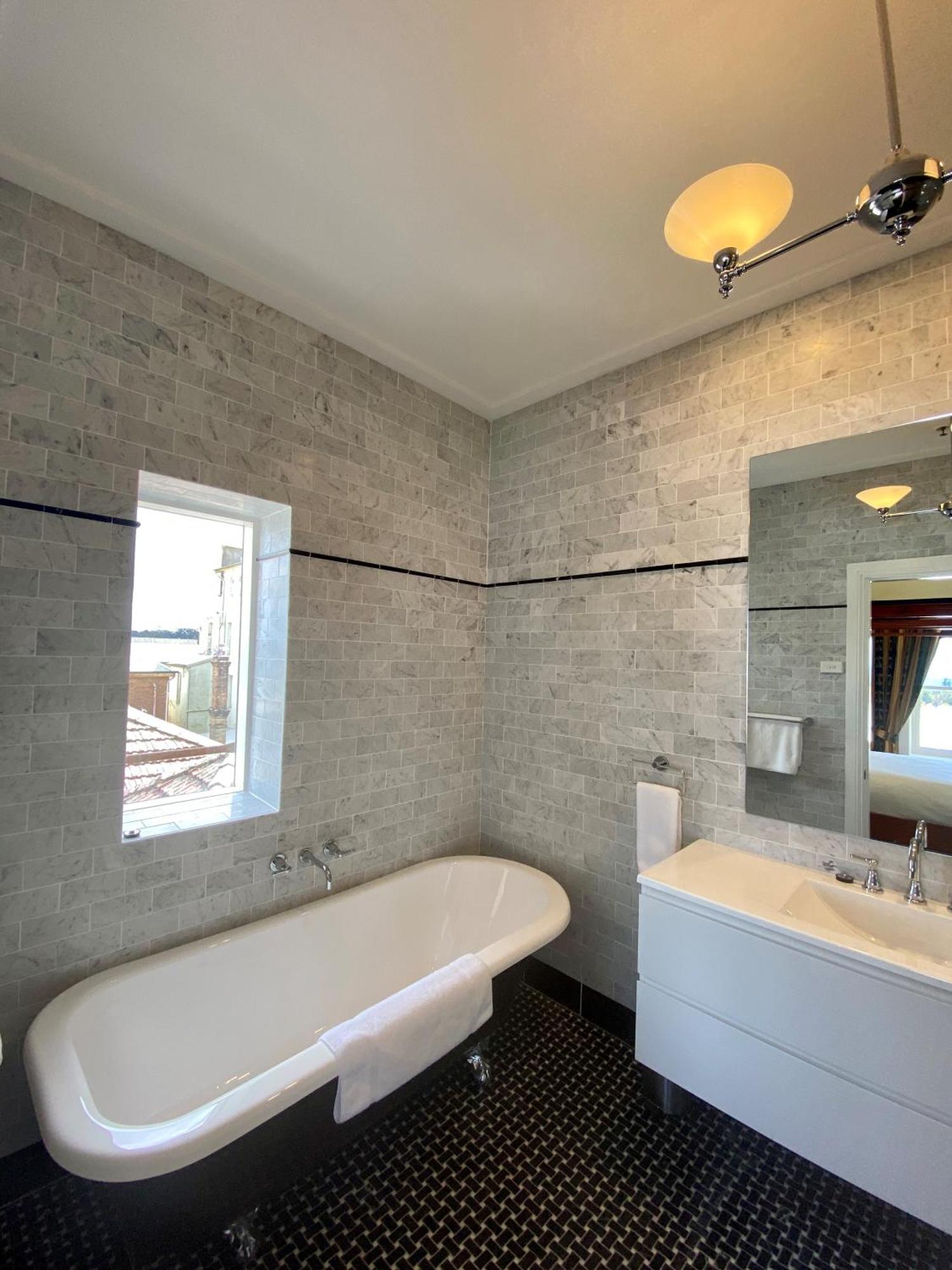 Lady Carrington Suite