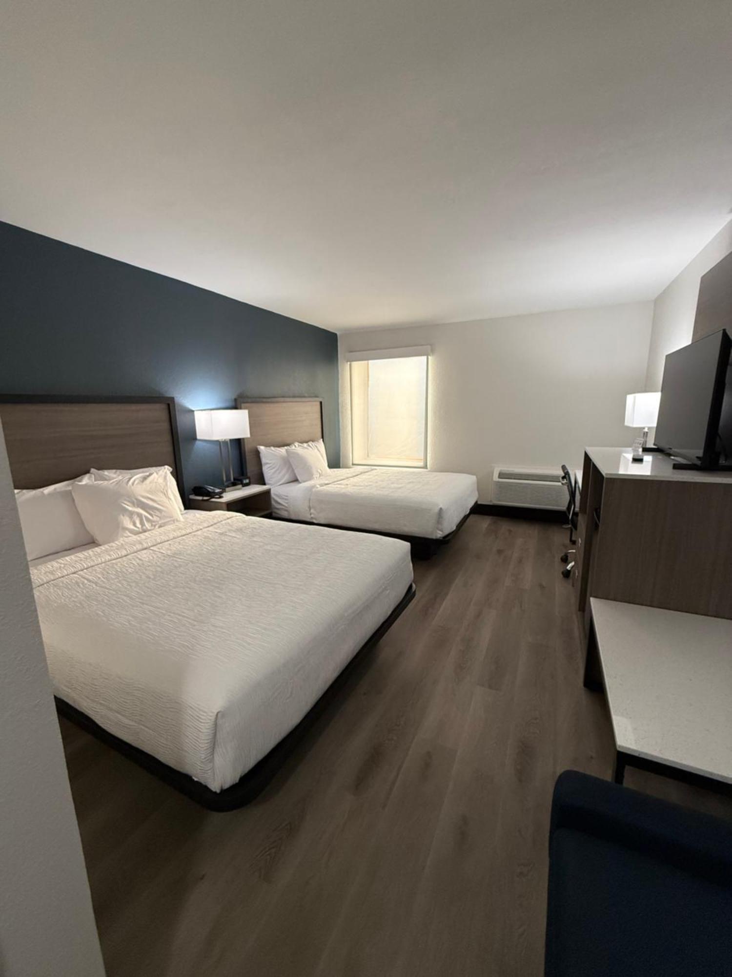 Queen Room with Two Queen Beds - Non-Smoking