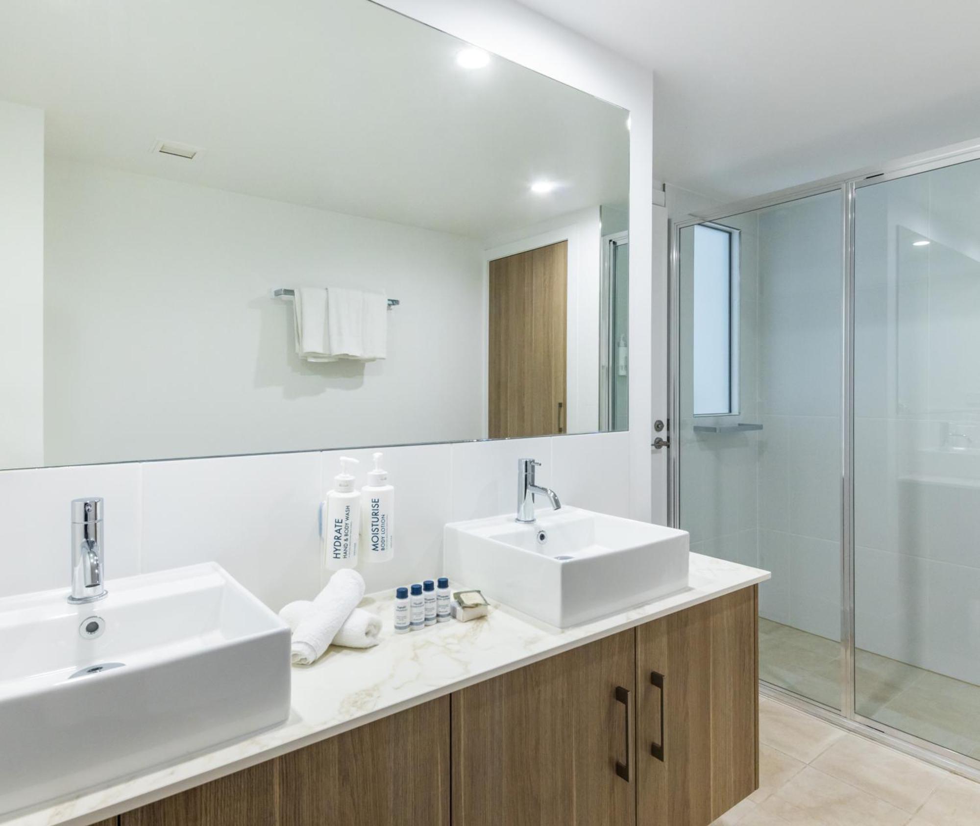 2 Bedroom Apartment Pool View Premier - No Housekeeping