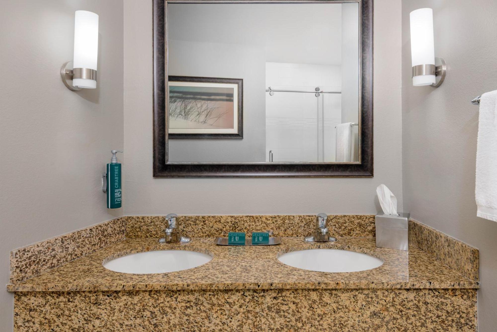 Junior King Suite