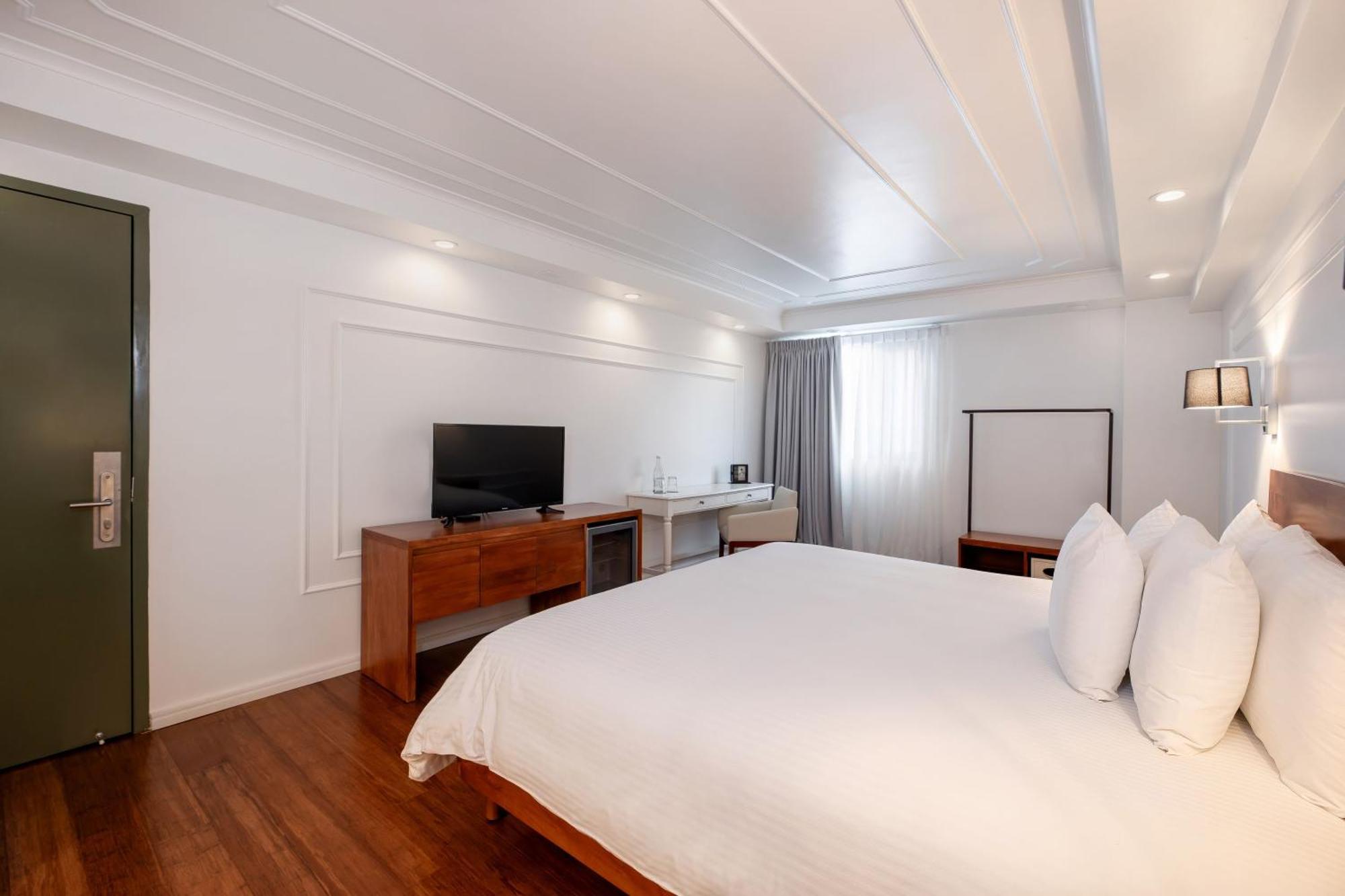 Premium Room, King Bed