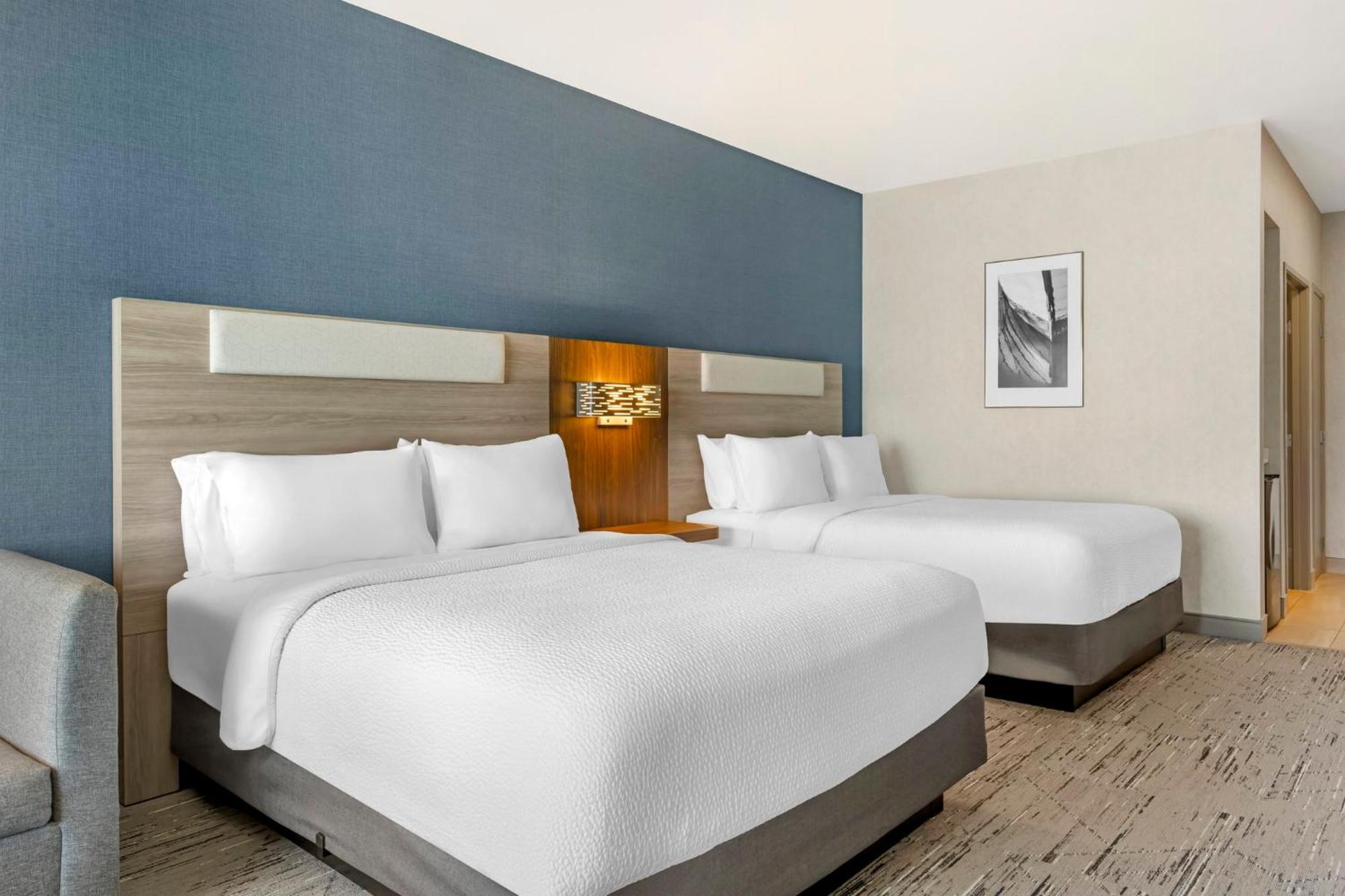 Double Room with Two Double Beds - Hearing Accessible/Non-Smoking