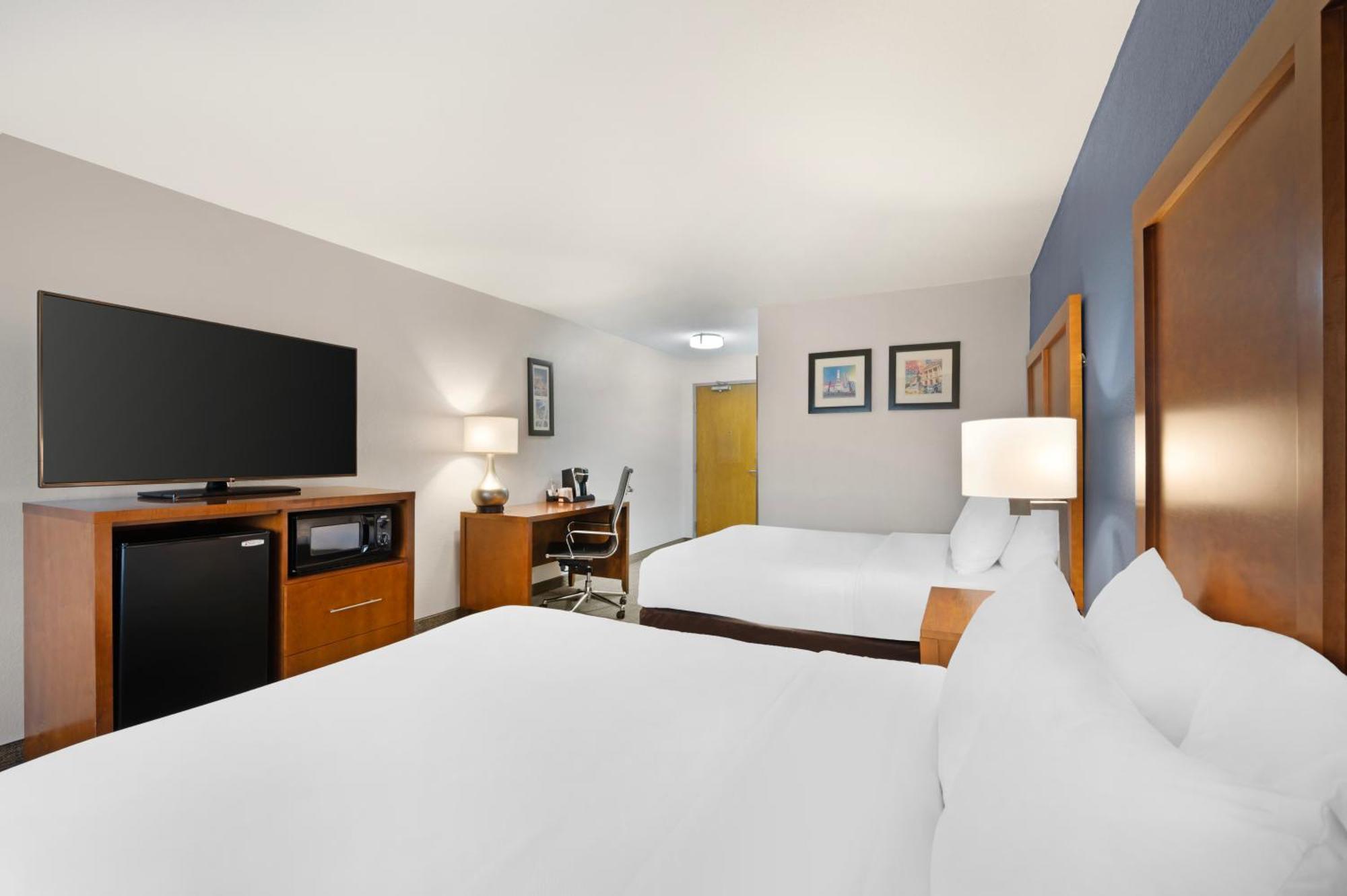 Standard Queen Room with Two Queen Beds - Non Smoking