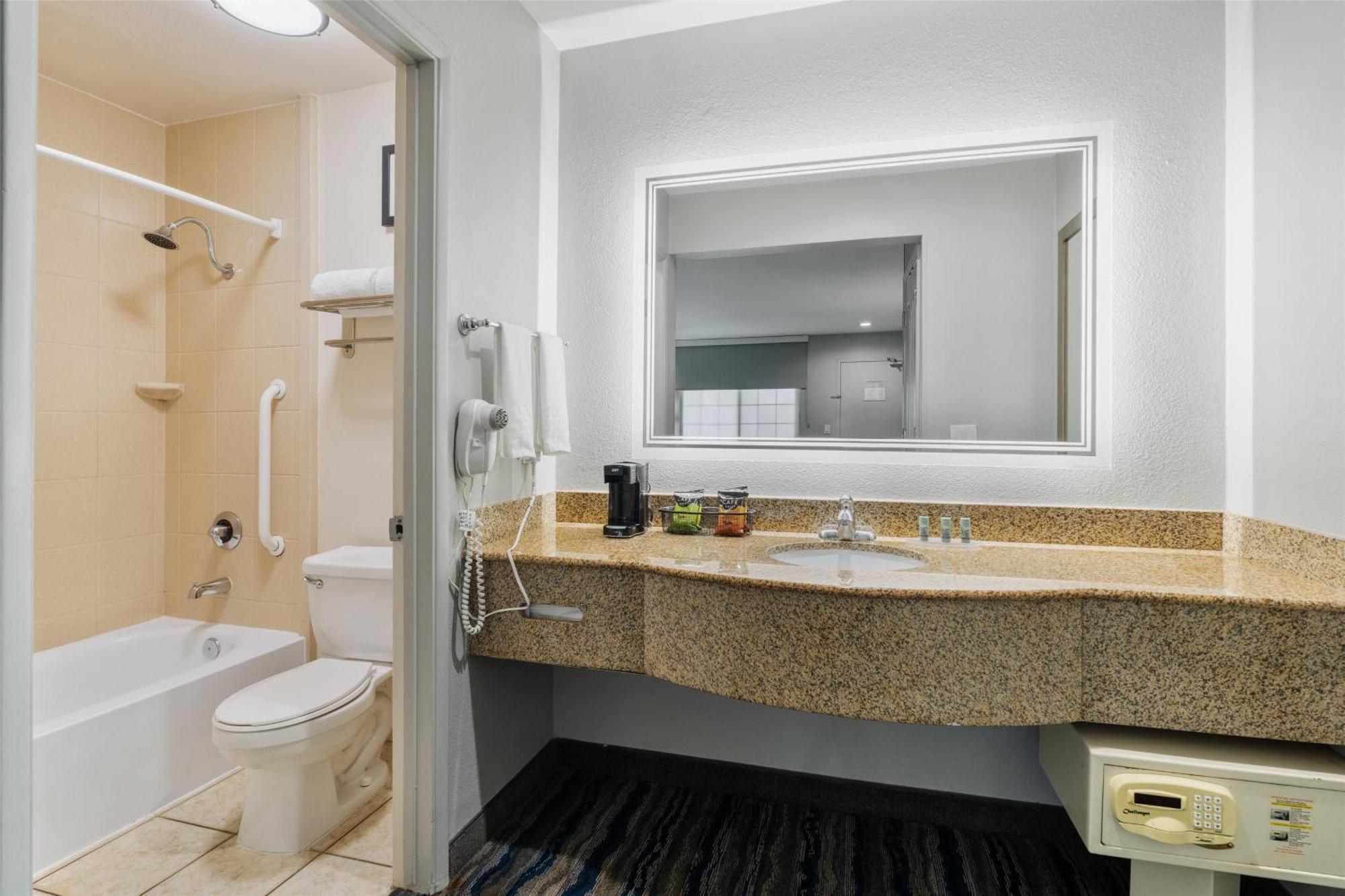 Executive King Room with Sofa Bed