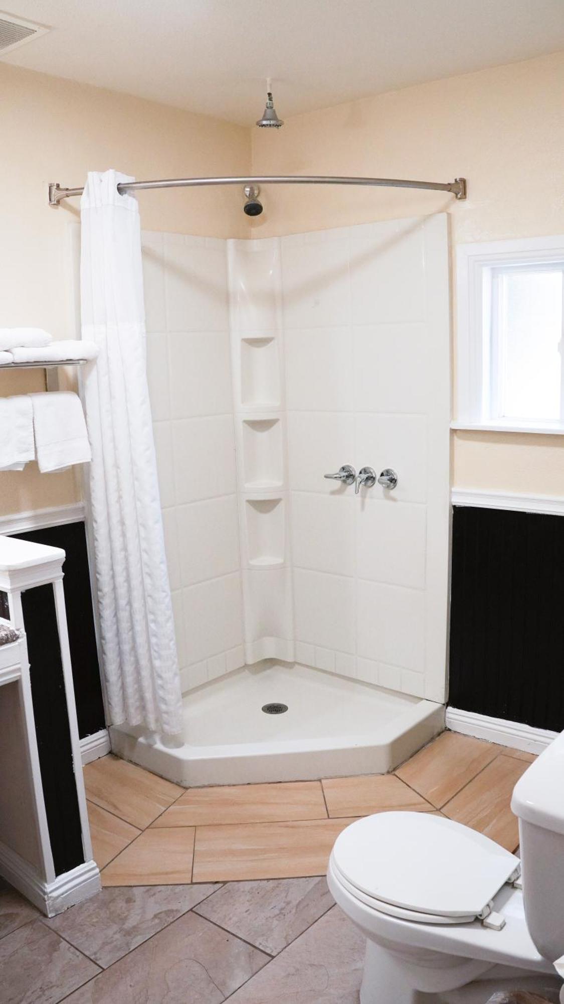 King Room with Spa Bath