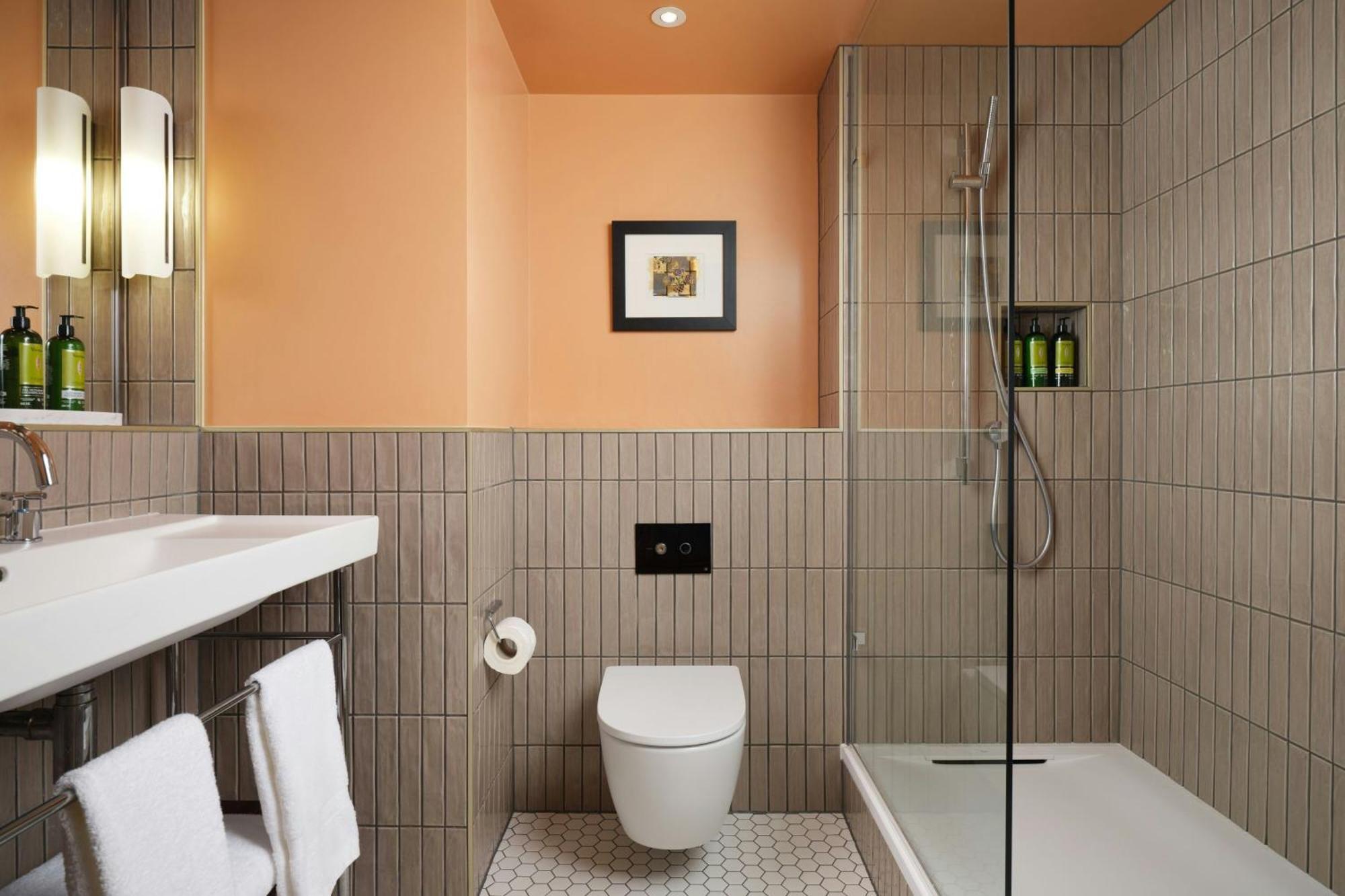 Deluxe King Bedroom at Barlow House,1674712530:JPEG