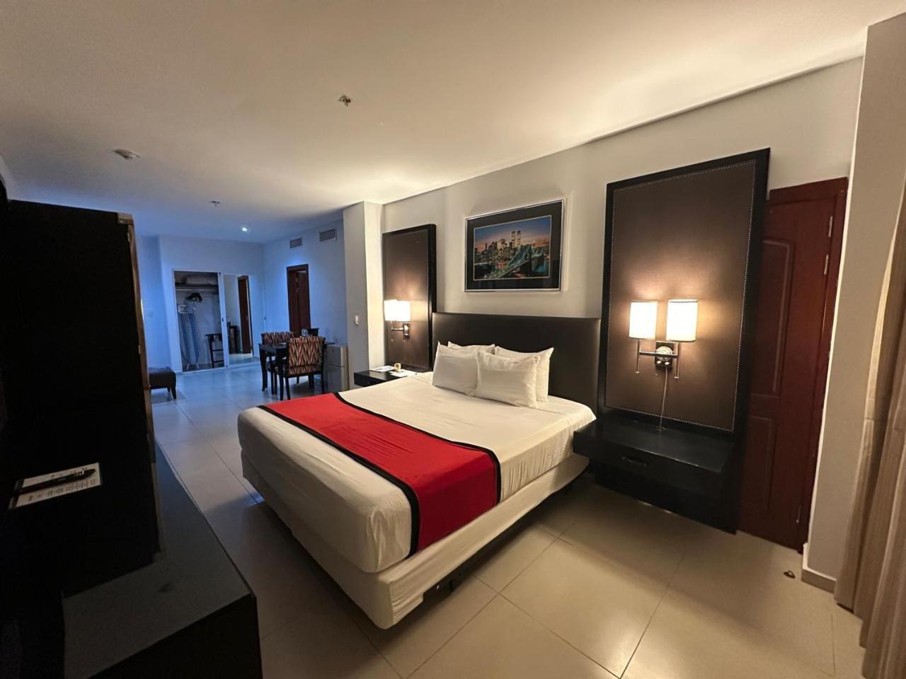 One King Bedroom Exterior View