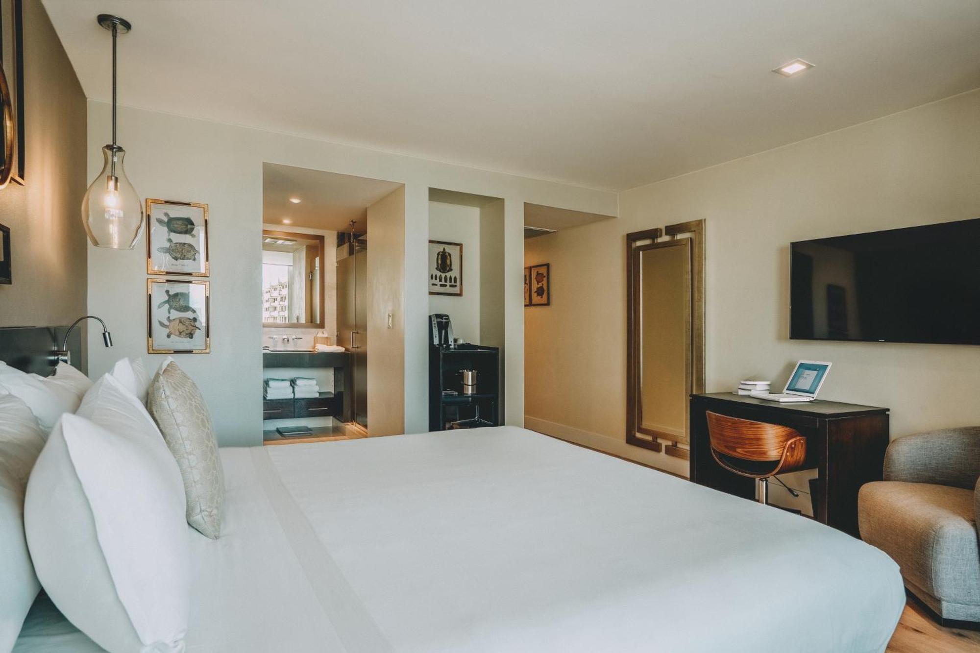 Premium City View Double Queen,1674750099:JPEG