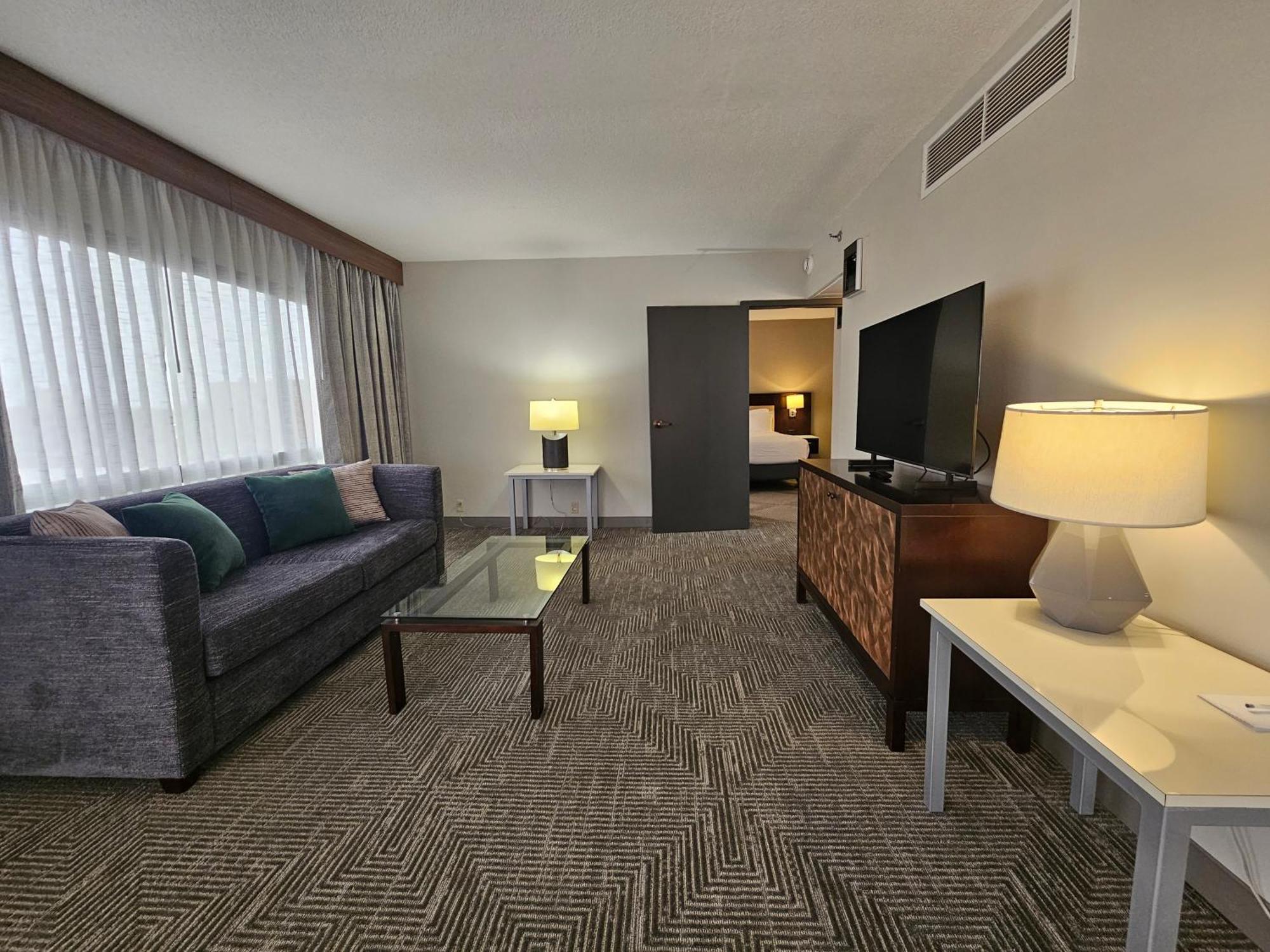 Queen Suite with Tub and Grab Bars - Mobility/Hearing Accessible - Non-Smoking,1675803660:JPEG