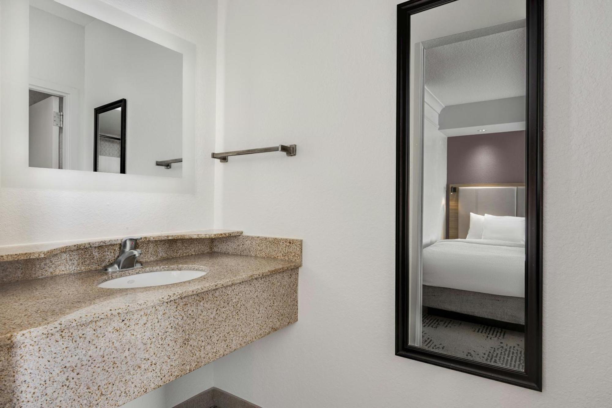 King Studio with Sofa Bed