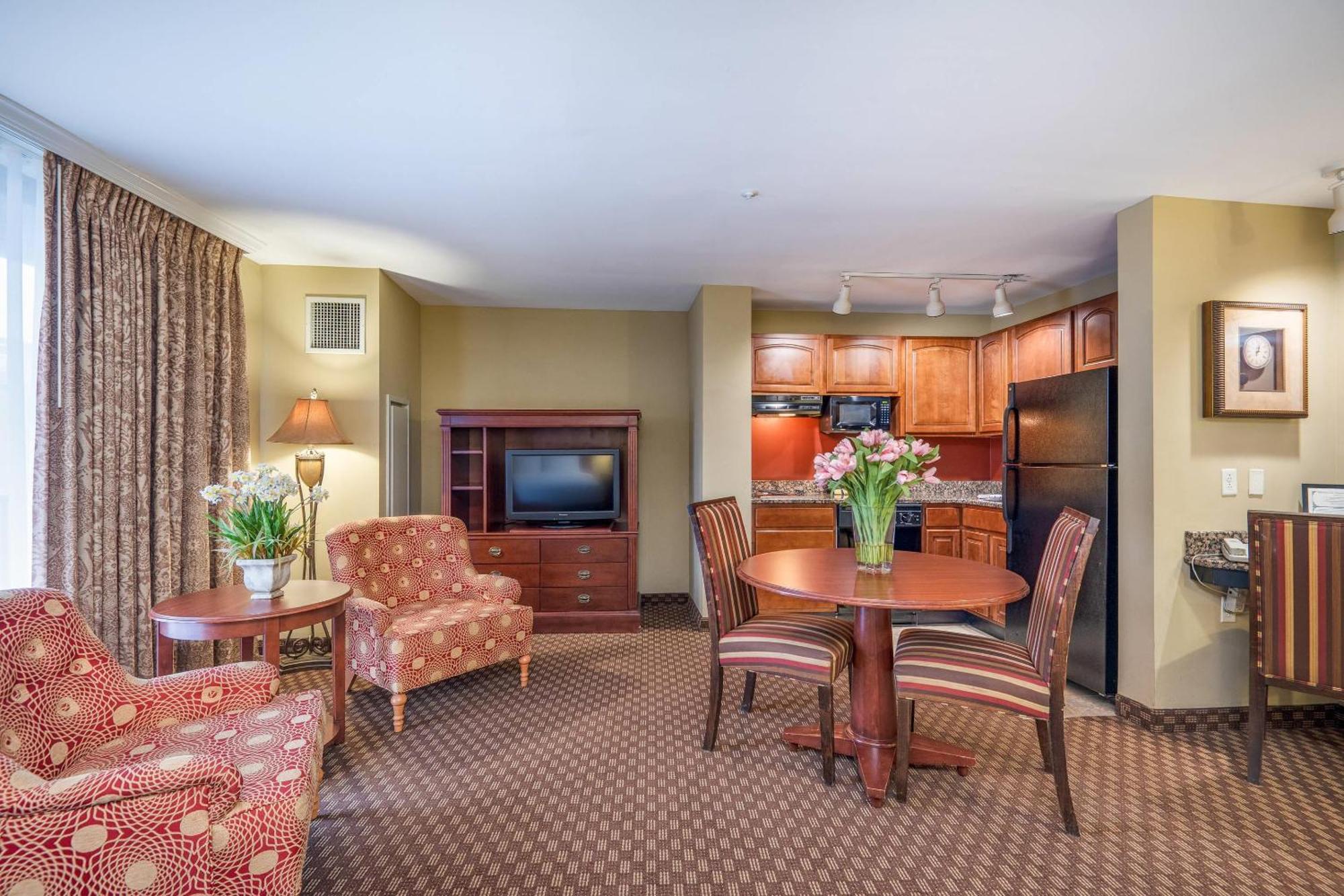 Efficiency Queen Suite with Two Queen Beds - Accessible/Non-Smoking