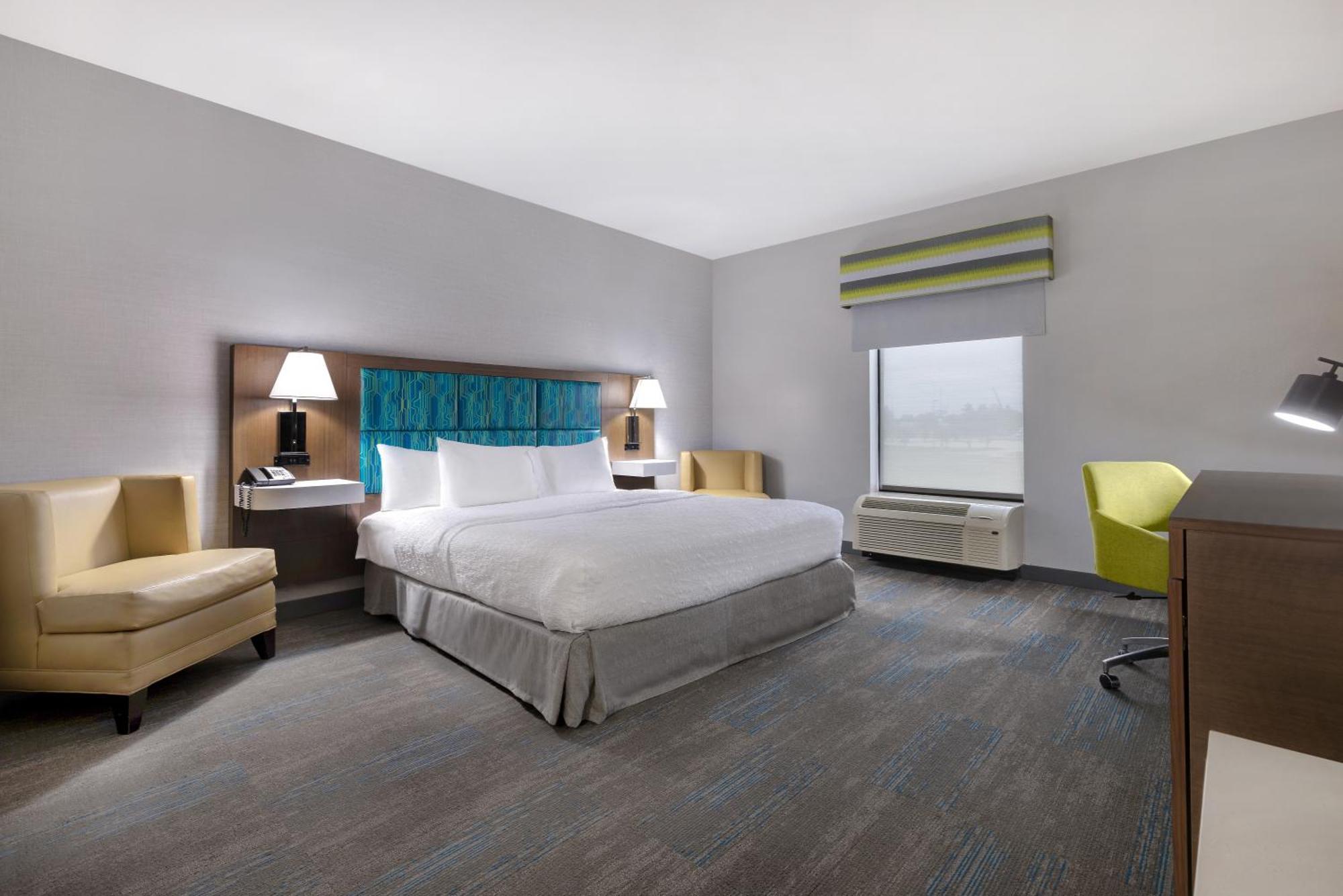 King Room with King Bed - Non-Smoking,1677863346:JPEG