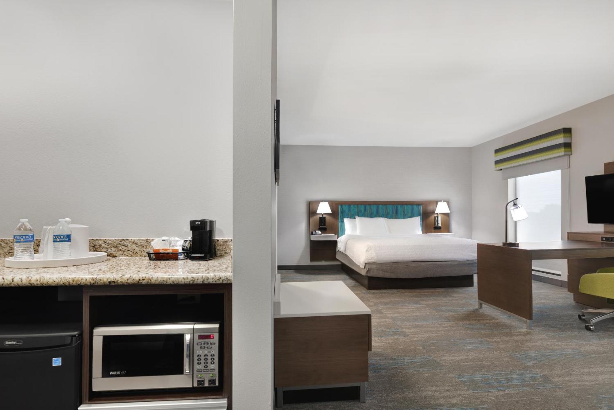 King Studio Suite with Sofa Bed - Non-Smoking,1677863355:JPEG