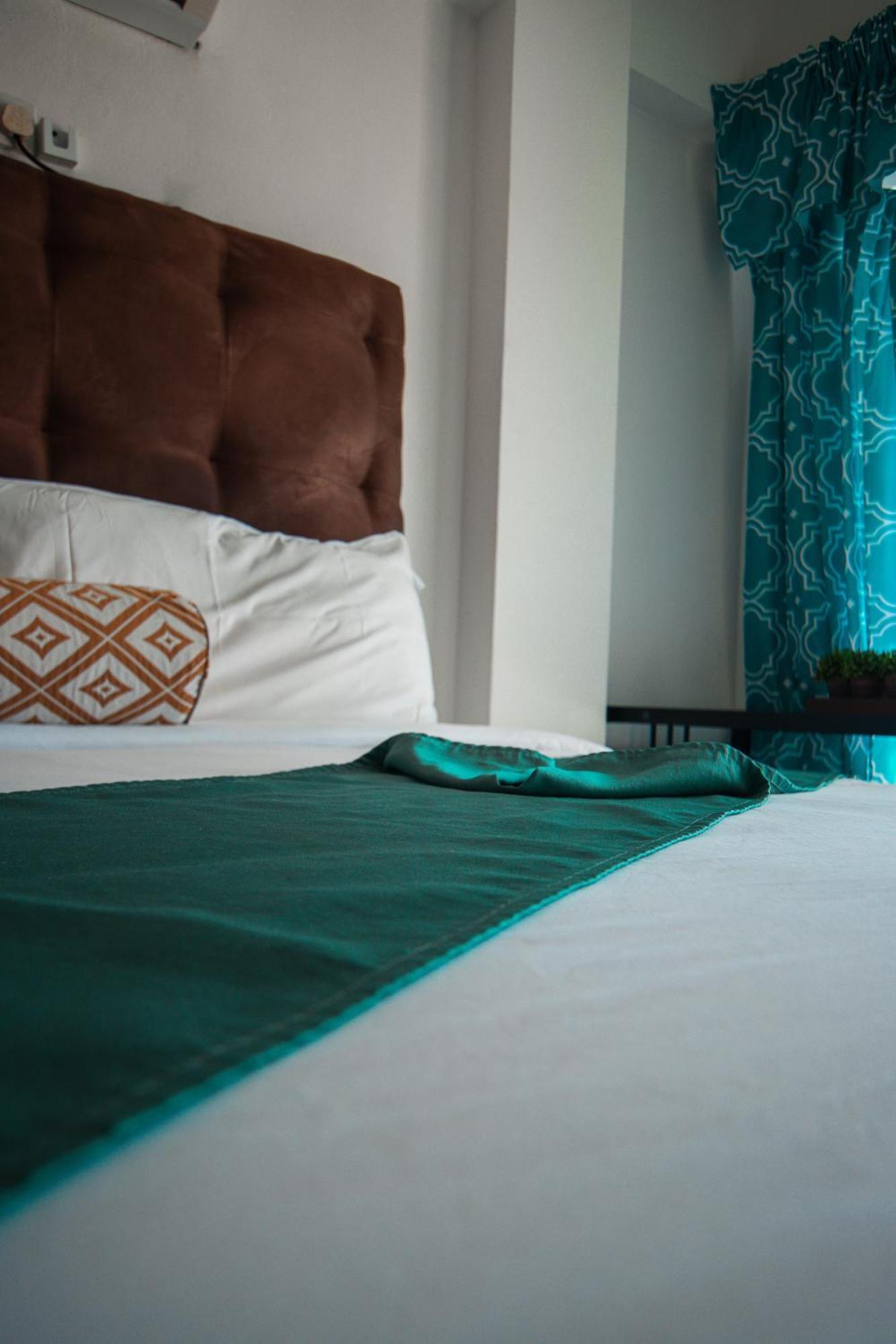 Renovated Queen Room,1677871845:JPEG