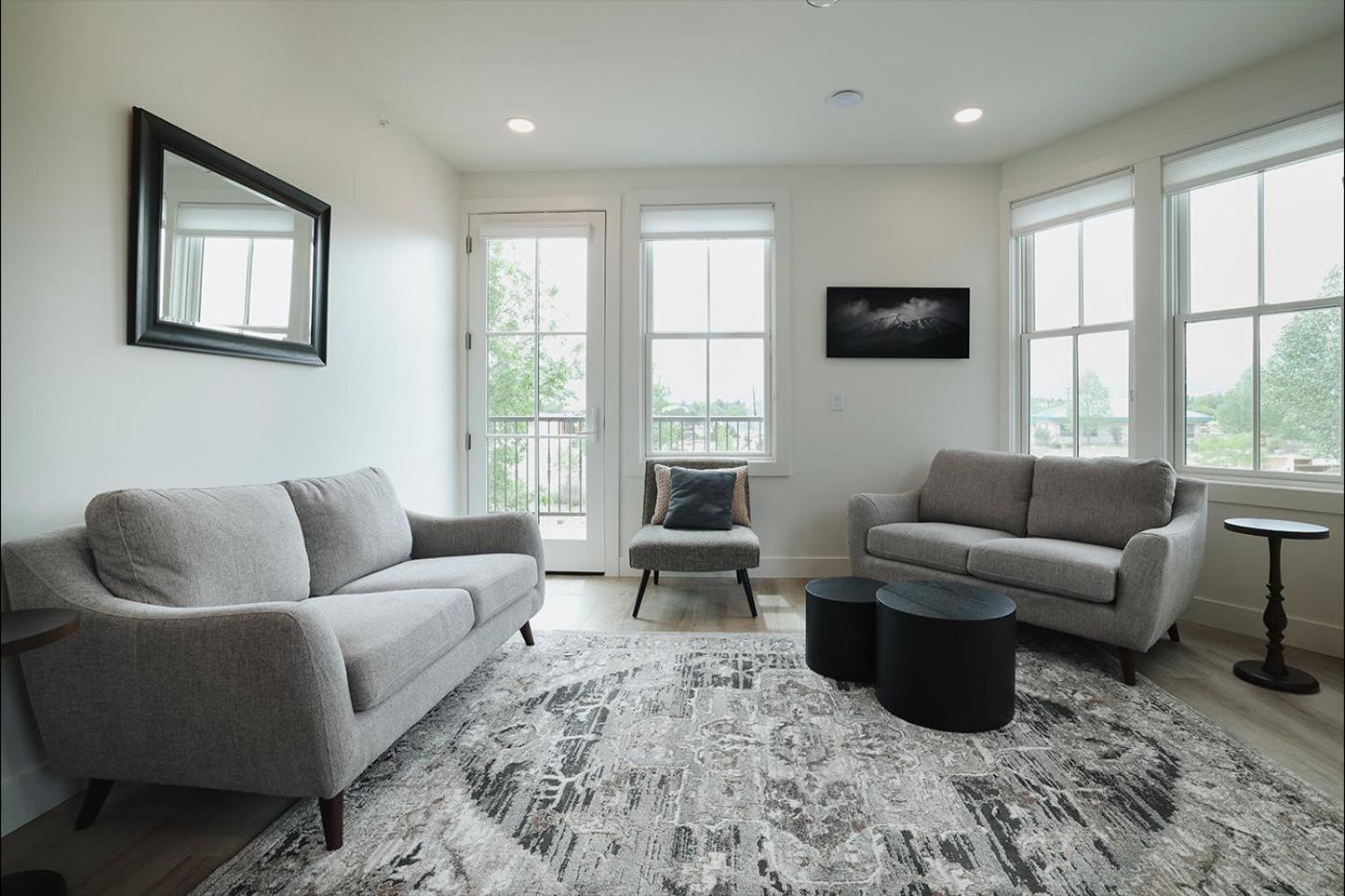 Two-Bedroom Apartment with Mountain View