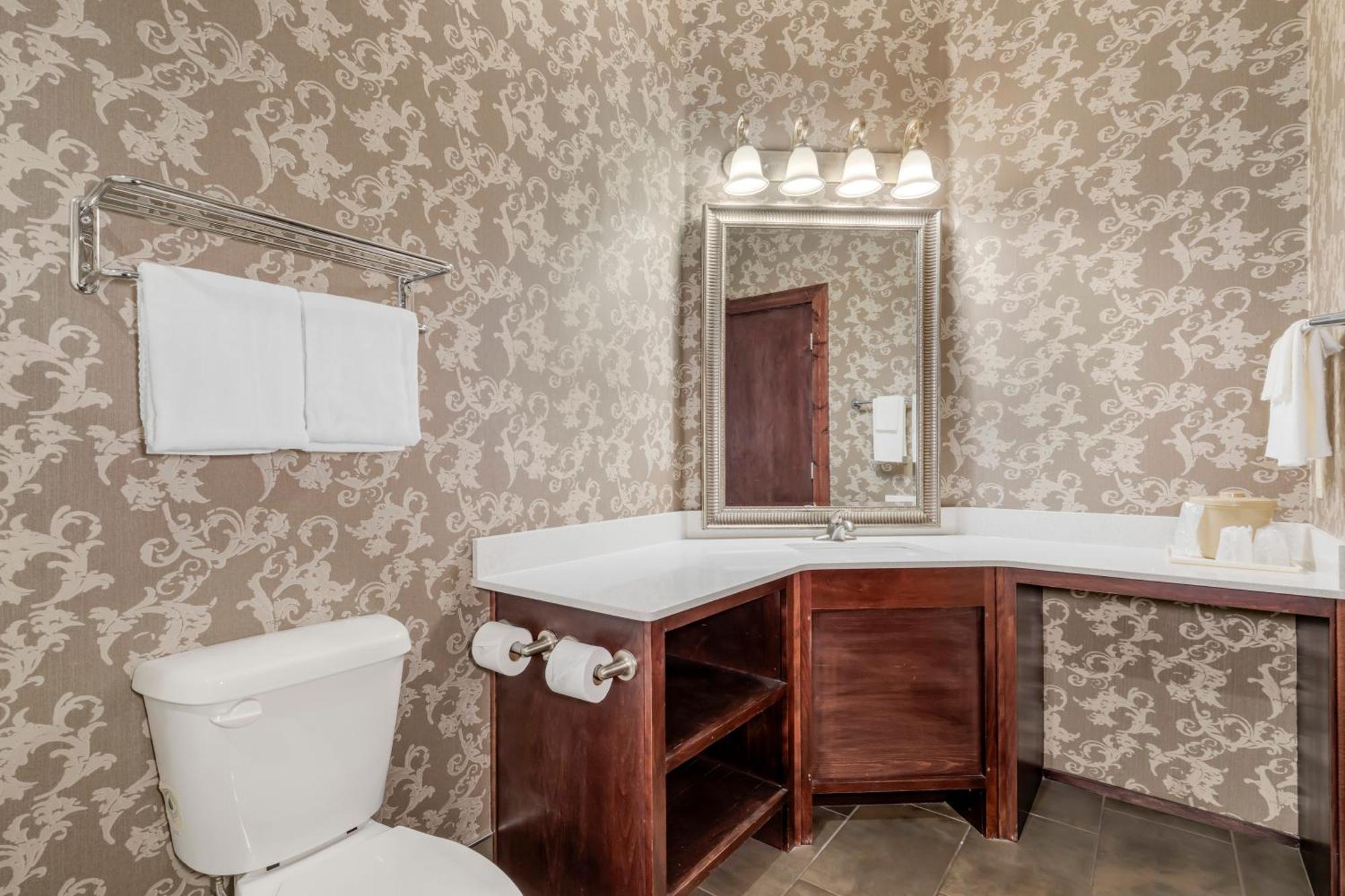 King Suite with Whirlpool - Non smoking