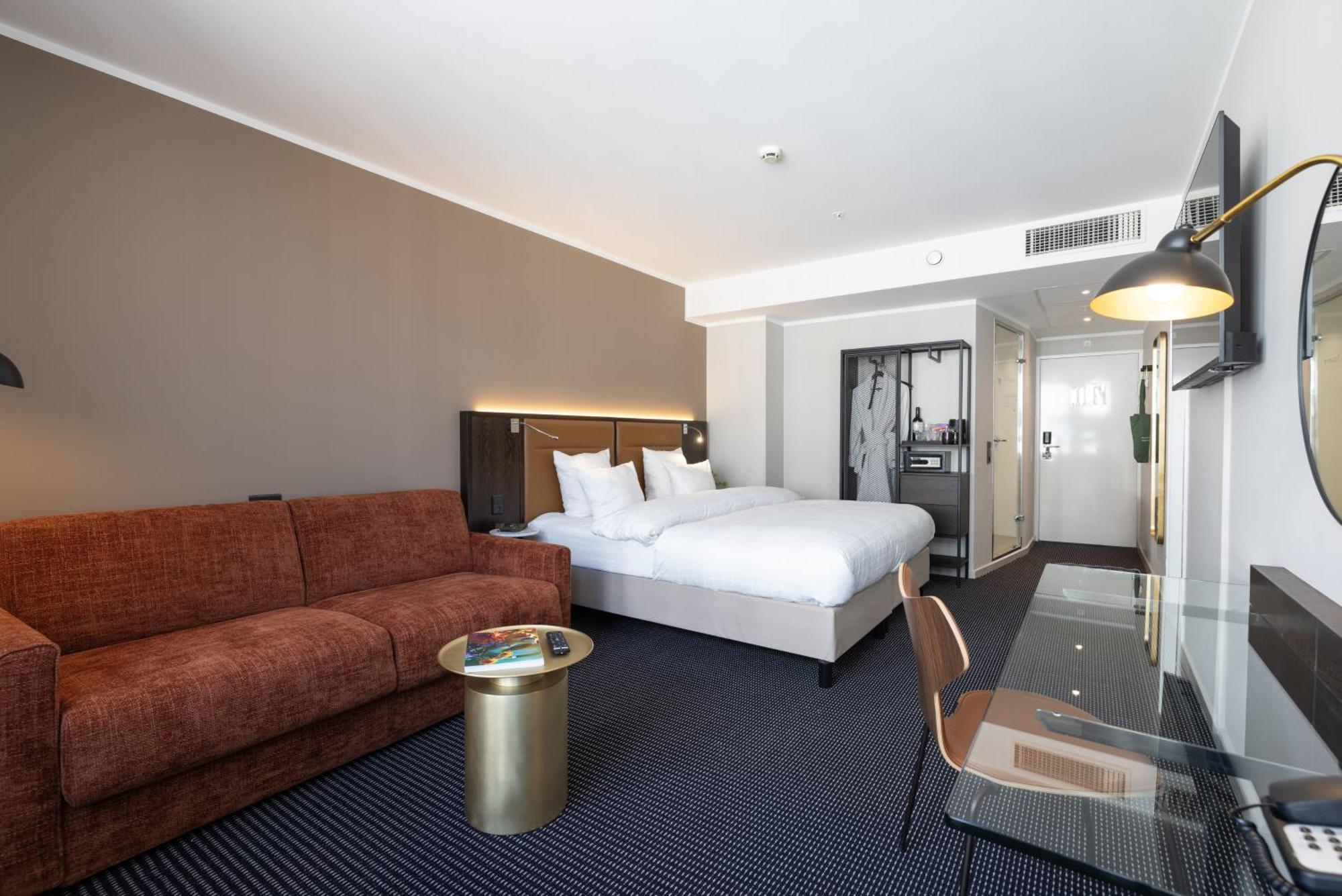 Connecting Room for up to 6 people