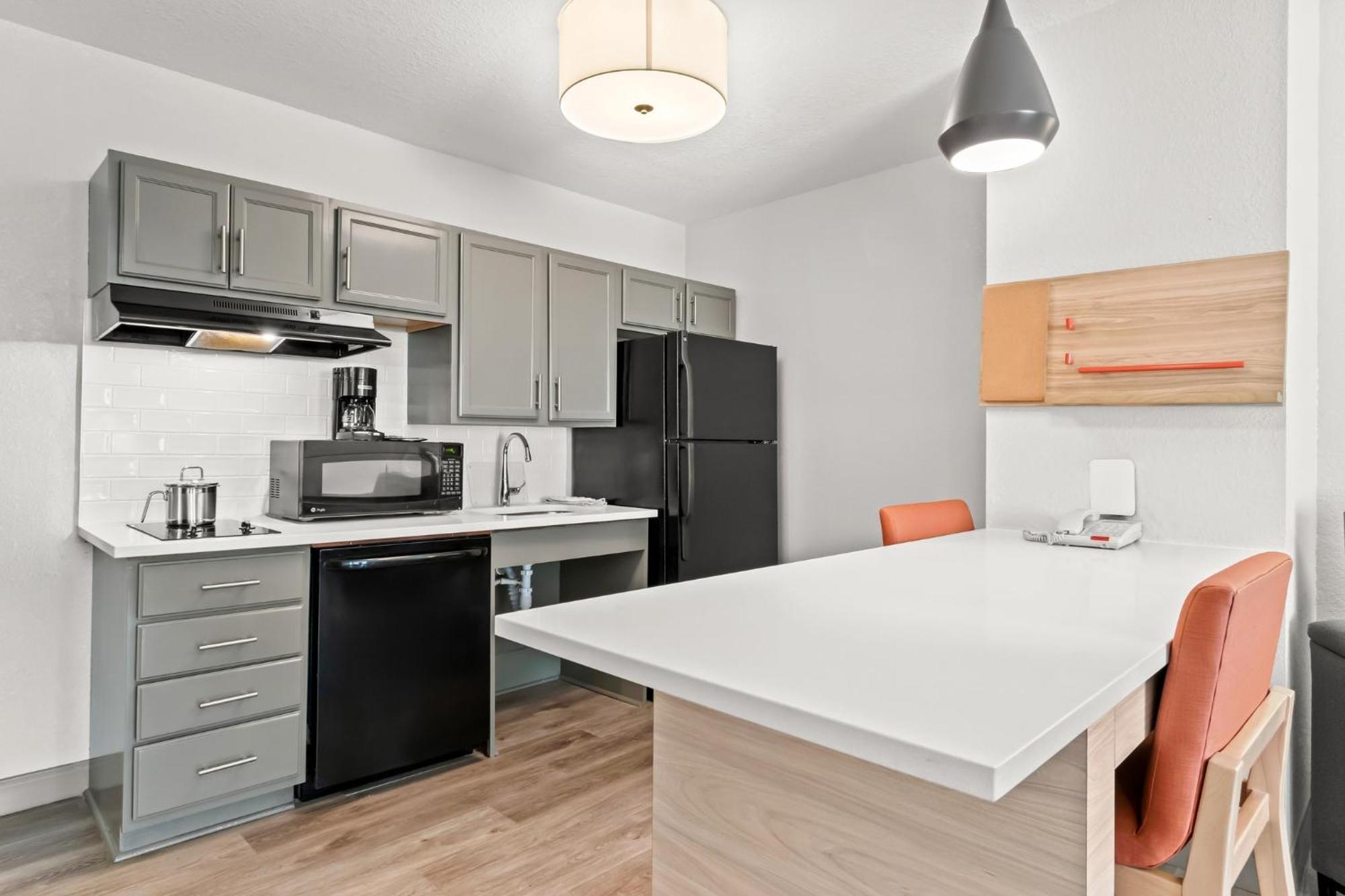 One Bedroom Suite with One Queen Bed