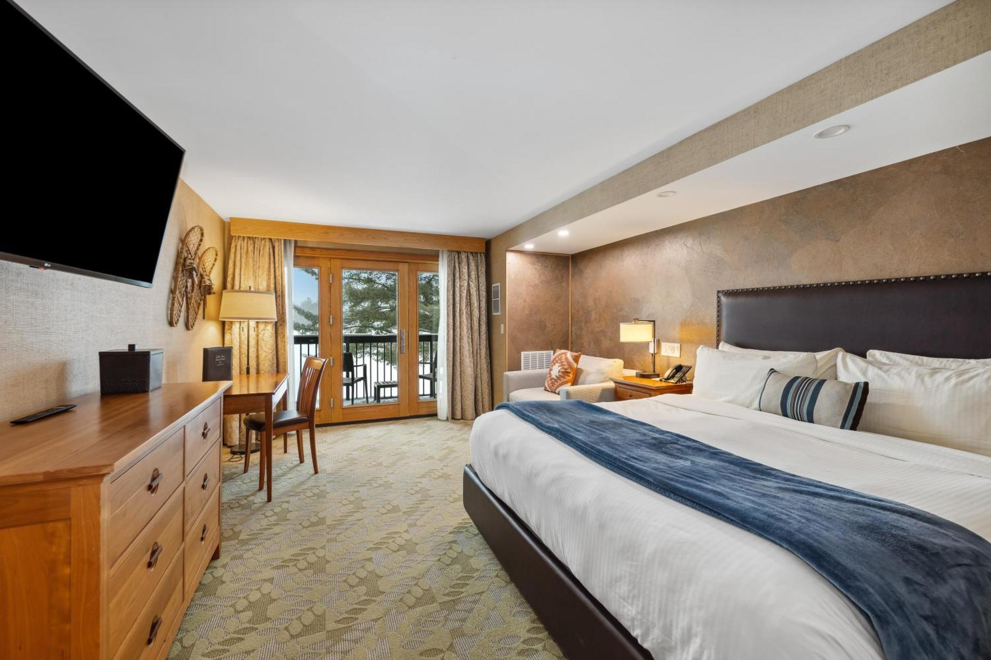 Lake Front King Room
