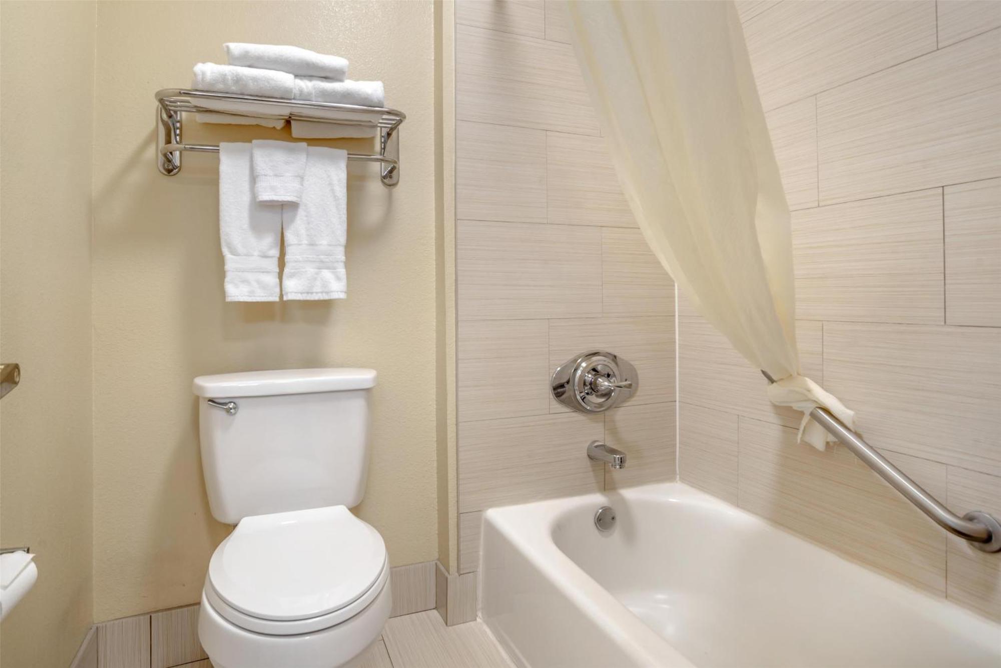 Double Room with Kitchenette - Non-Smoking