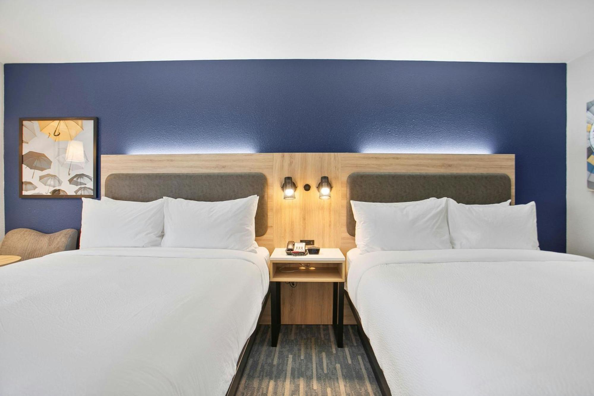 Standard Queen Room with Two Queen Beds
