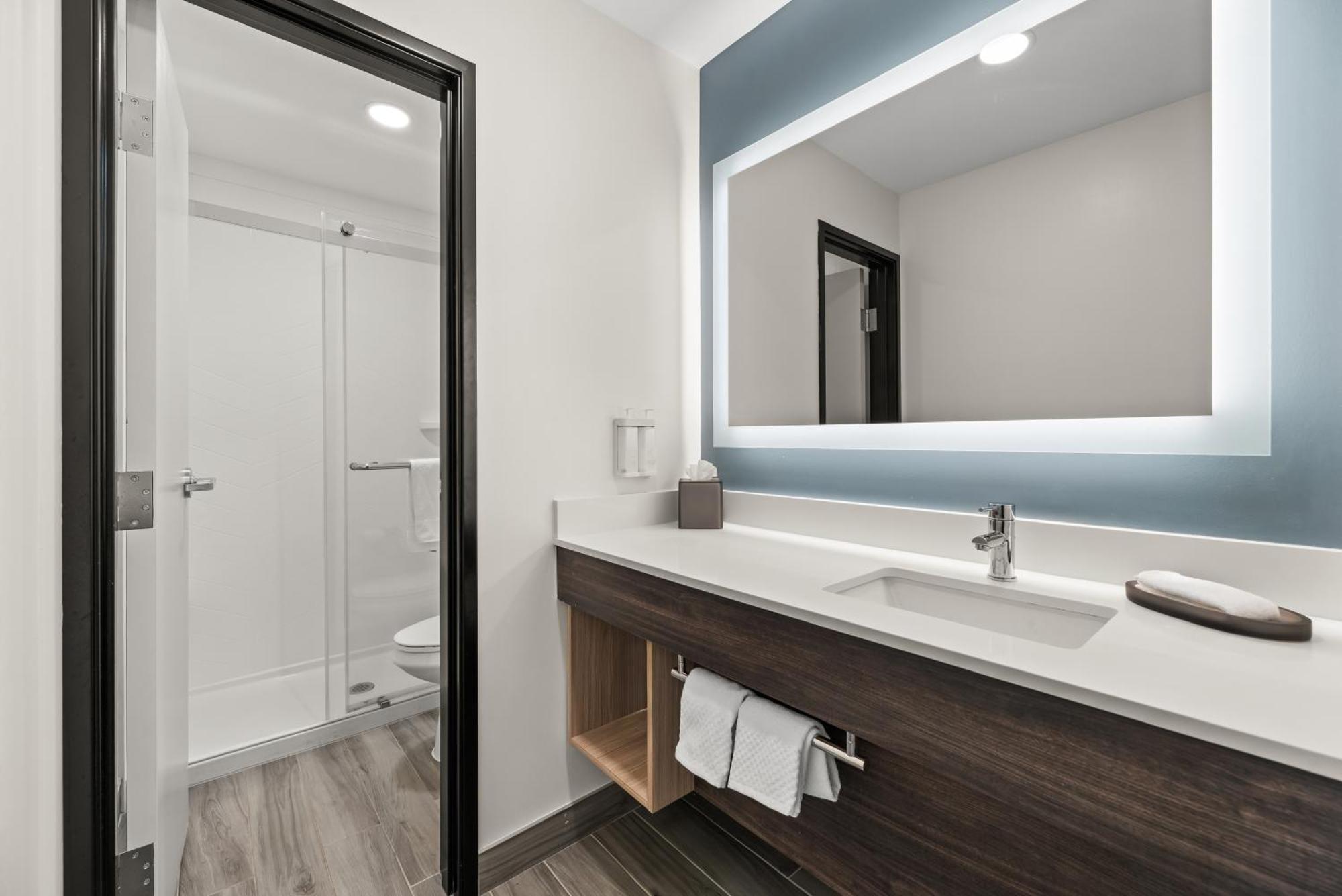 Queen Suite with Two Queen Beds - Non Smoking