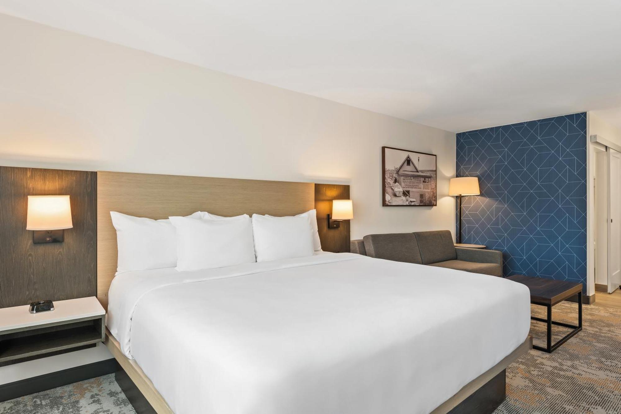 King Suite with Sofabed - Non Smoking
