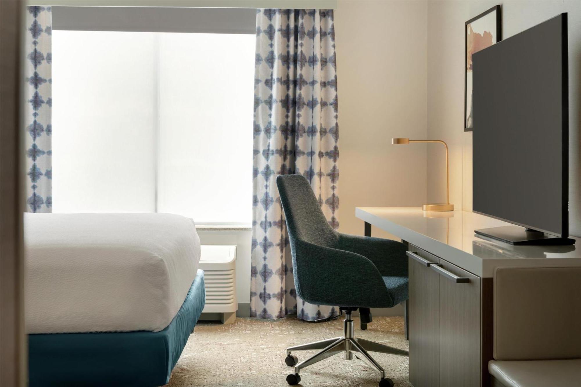 Deluxe King Room - Hearing Accessible