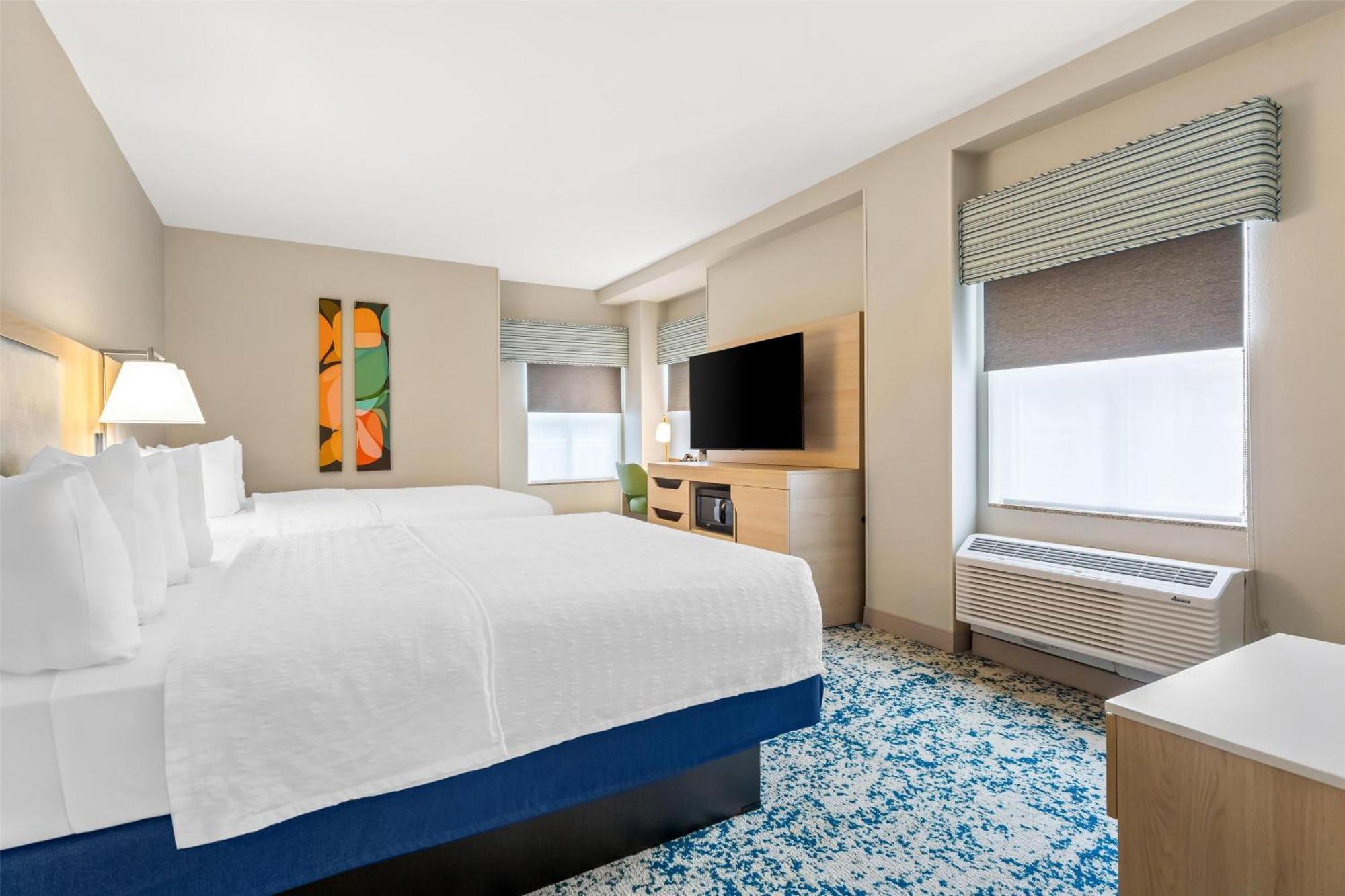 Queen Room with Two Queen Beds - Non-Smoking