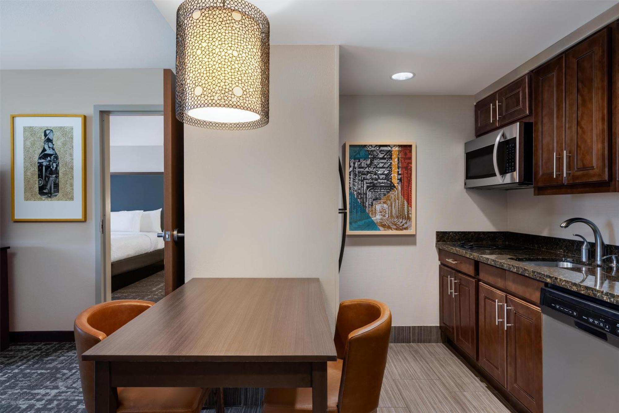 One-Bedroom King Suite - Non-Smoking,1687488178:JPEG