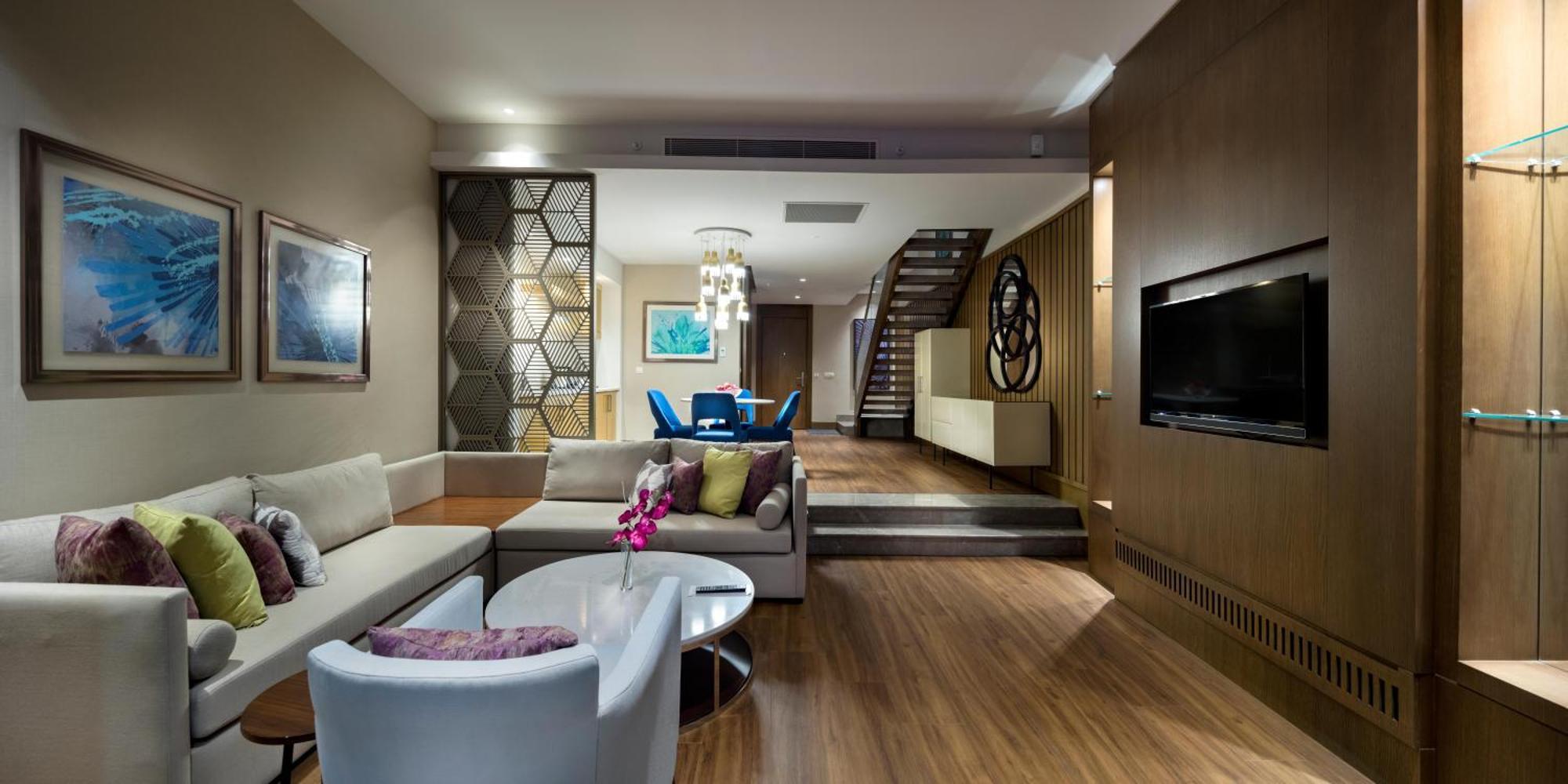 Villa with Pool Access,1687494047:JPEG