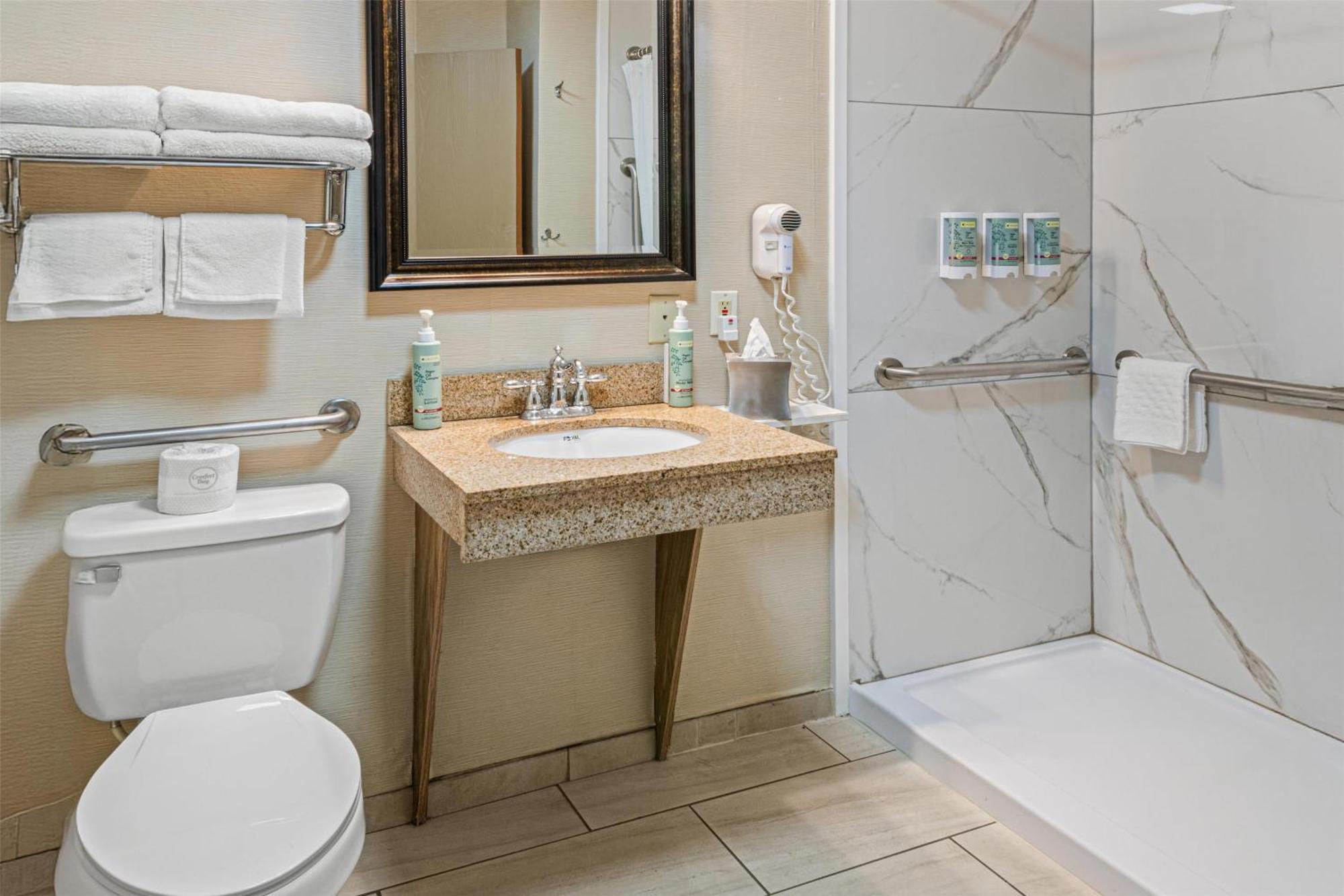Queen Room with Bath Tub - Disability Access,1688811289:JPEG