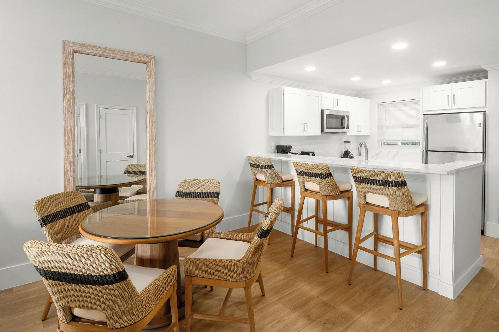 Deluxe One Bedroom Garden Suite