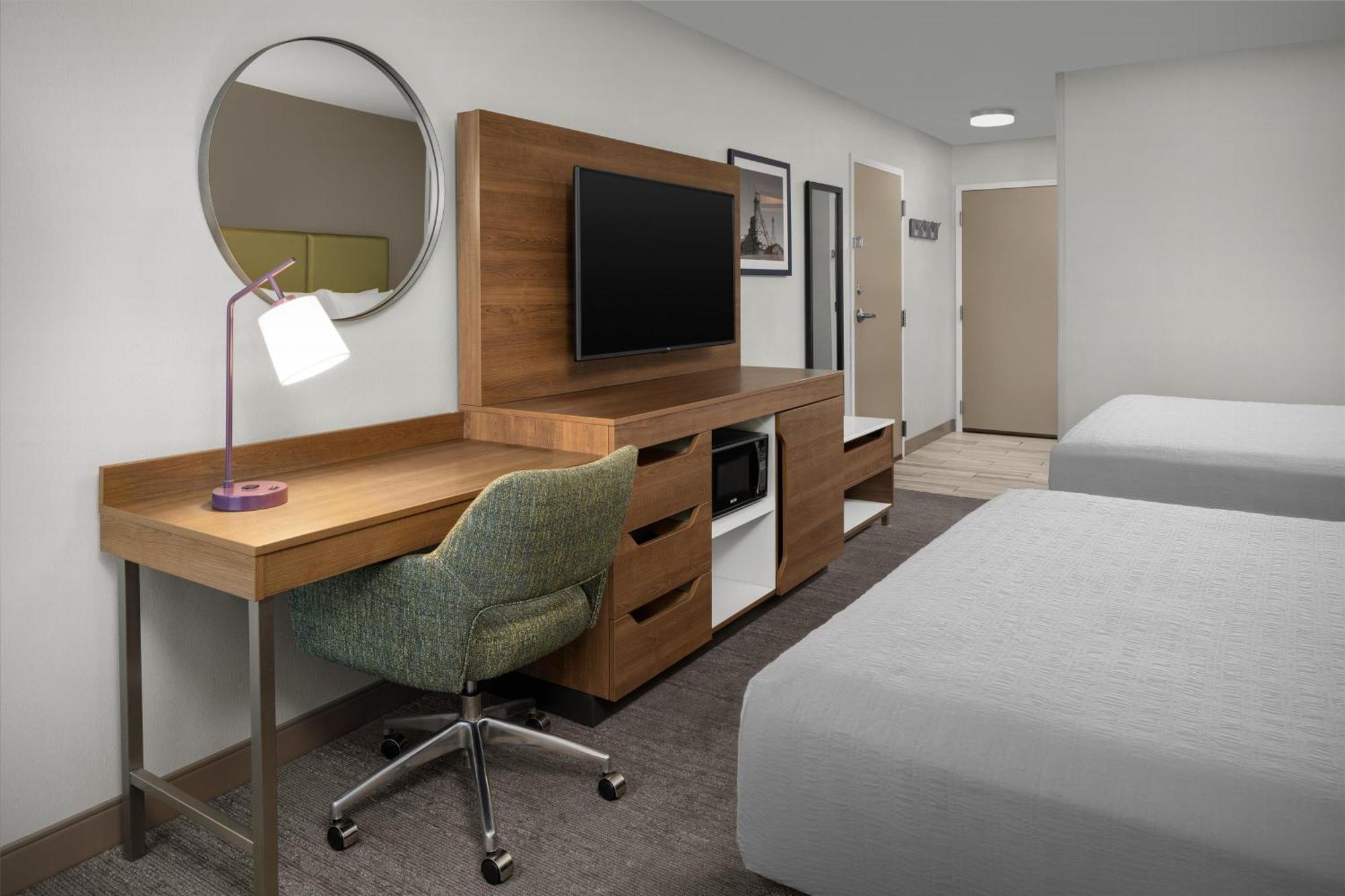 Room with Two Queen Beds - Non-Smoking