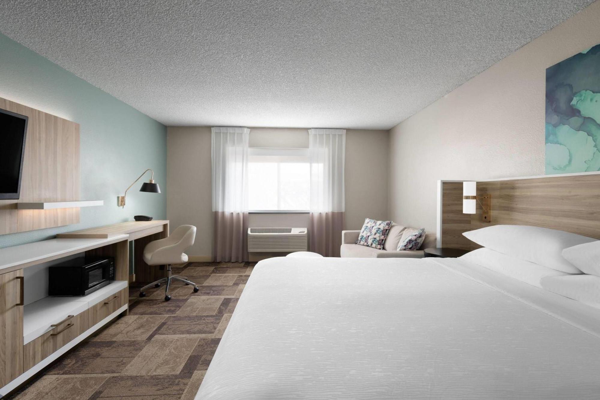 King Suite - Accessible/Non-Smoking