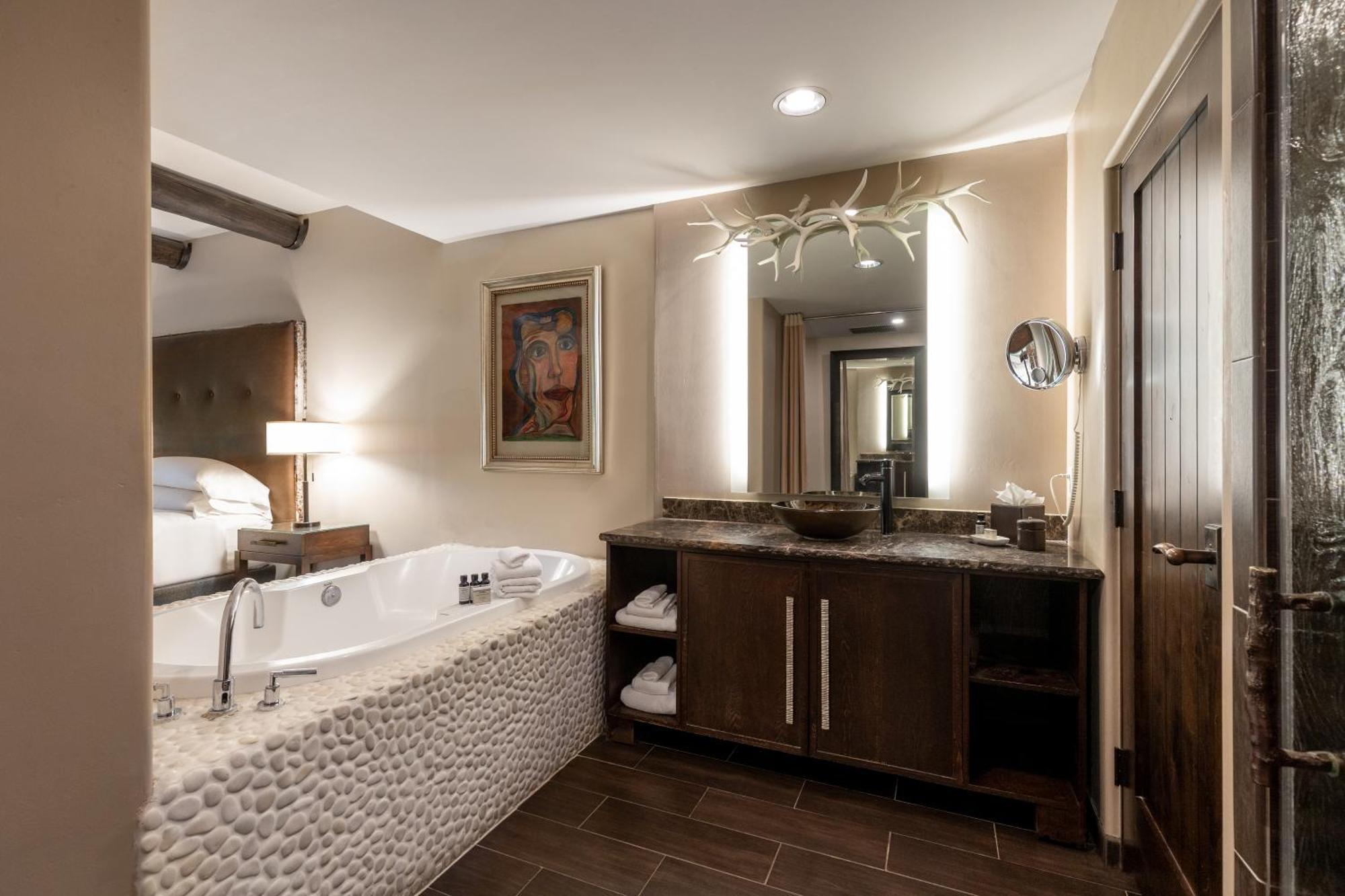 Standard King Room,1691995279:JPEG