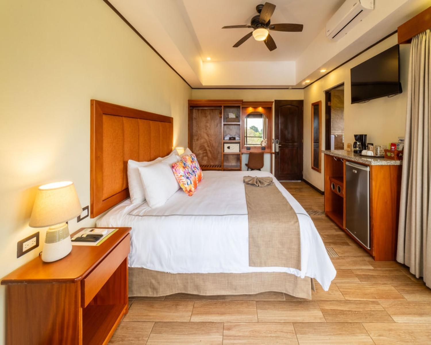 Quetzal Deluxe King Room