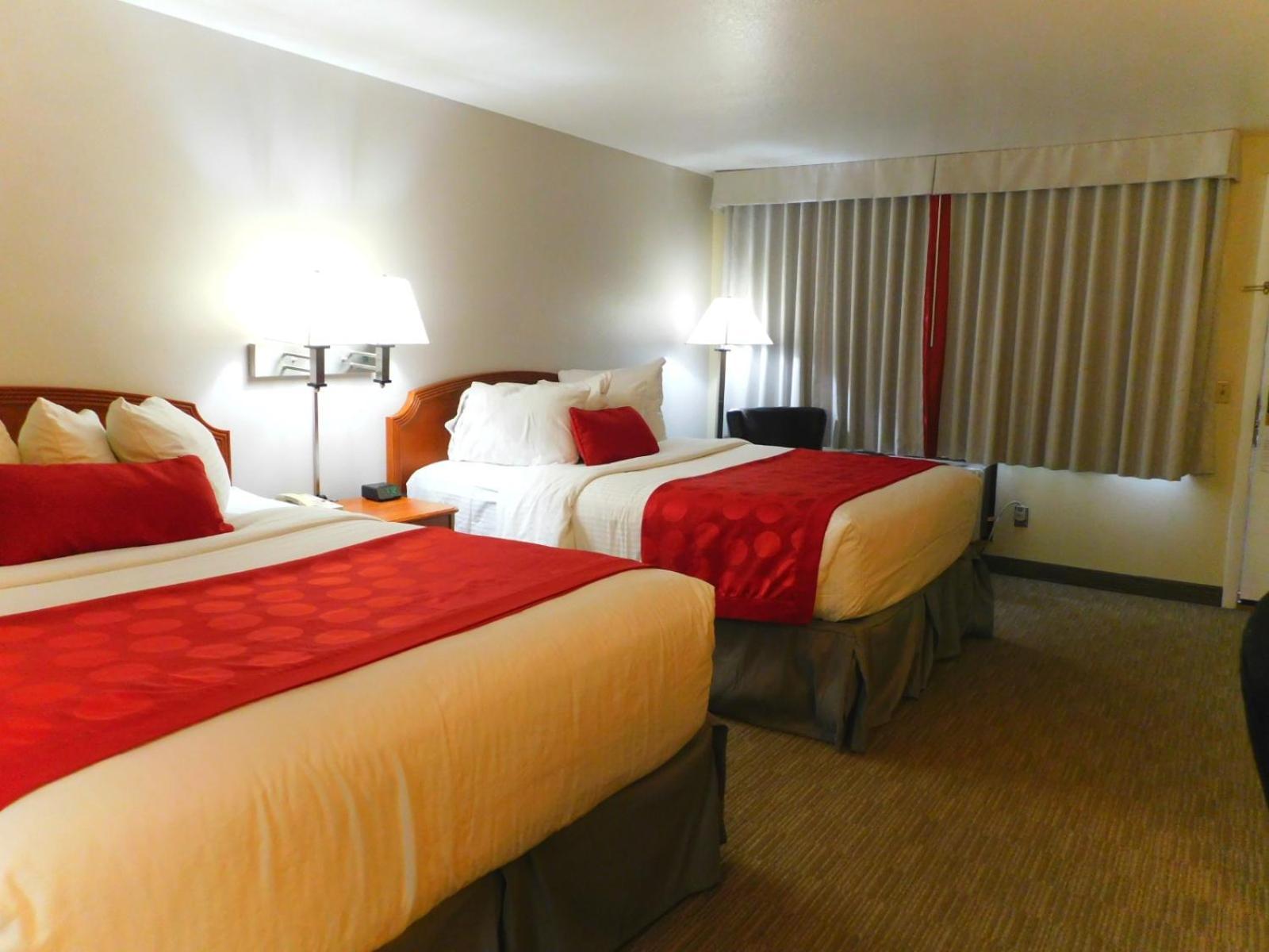 Queen Room with Two Queen Beds - Smoking